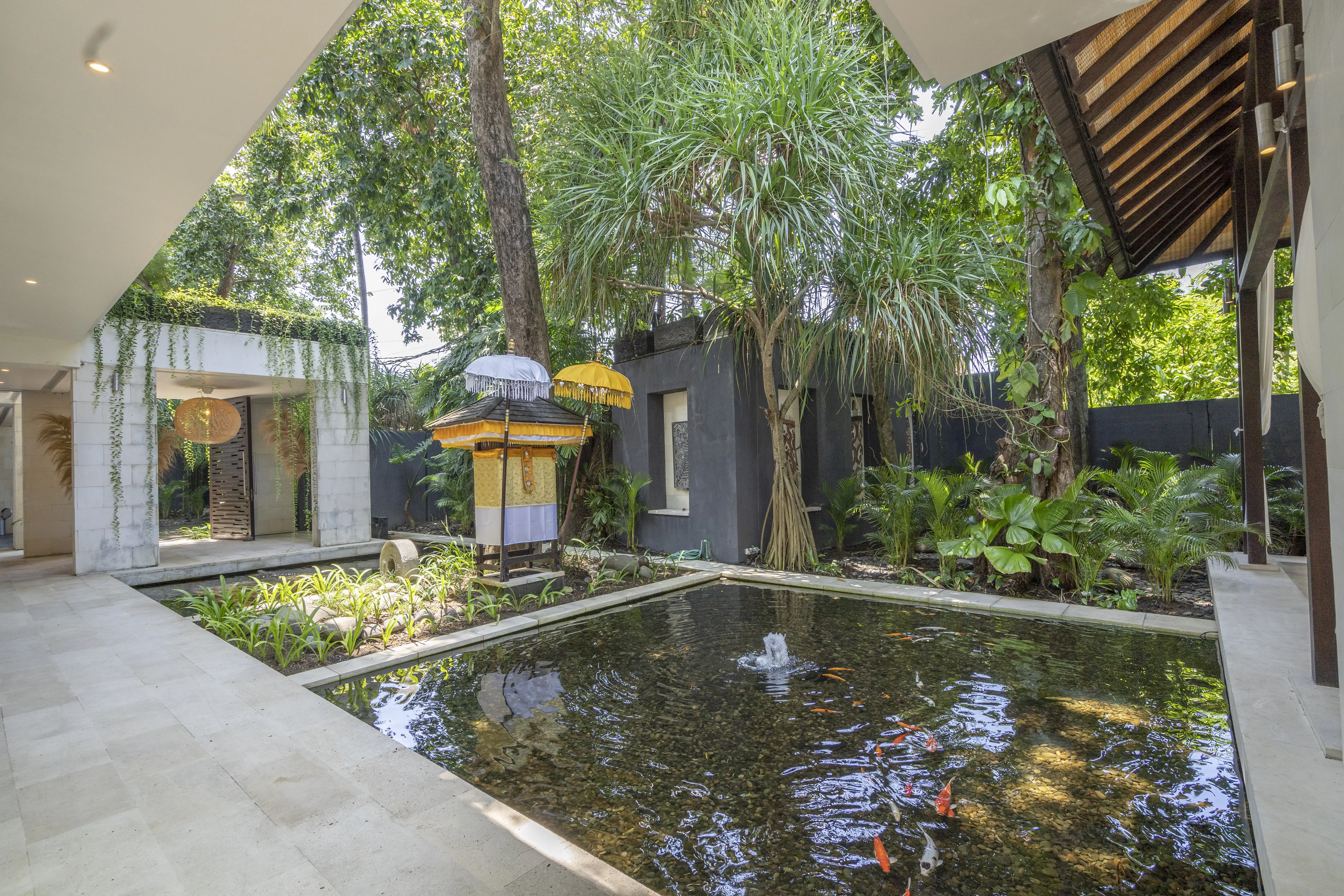 Villa 800m² in Indonesia, Seminyak. Priced at 3000000$ rent photo-24