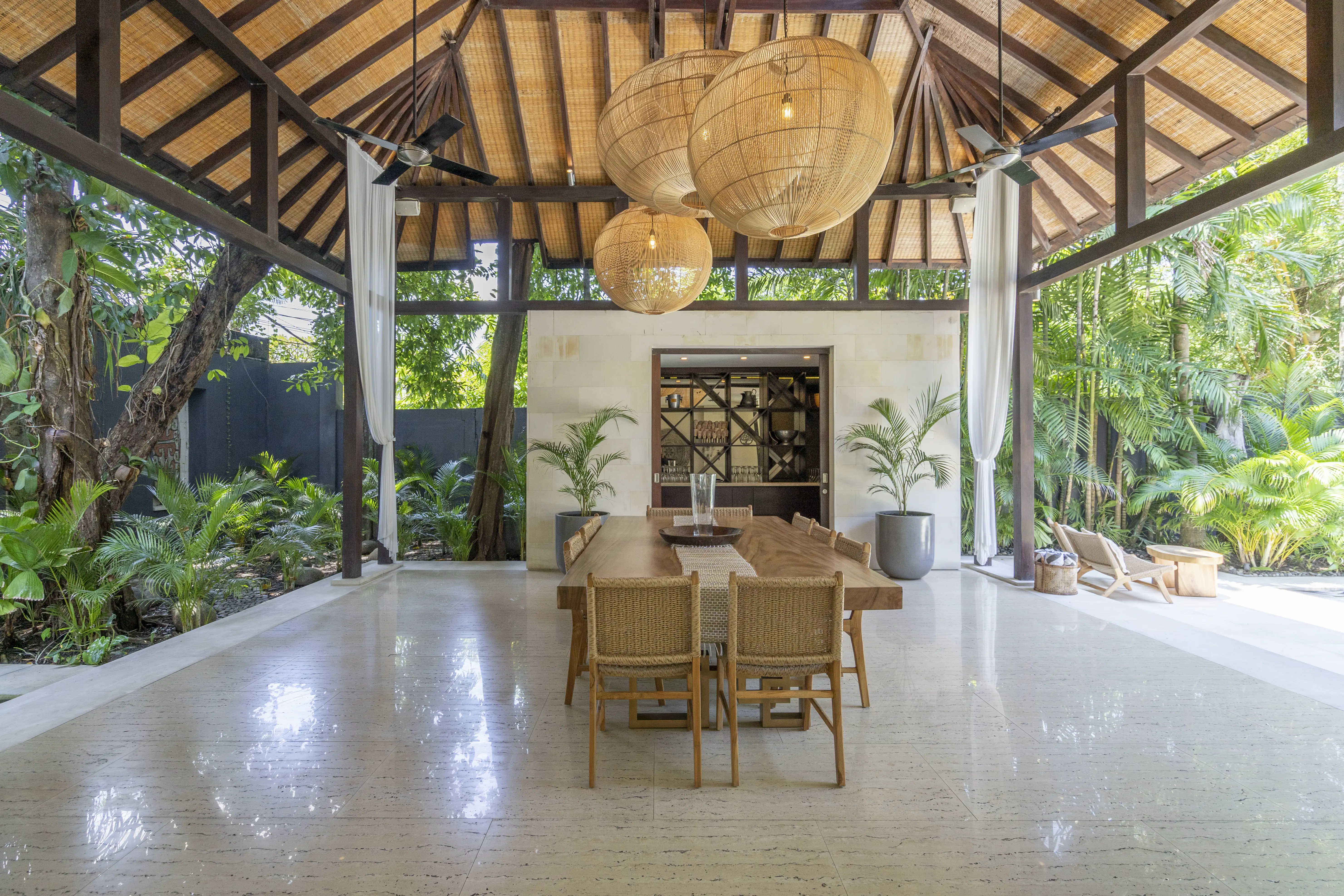 Villa 800m² in Indonesia, Seminyak. Priced at 3000000$ rent photo-27