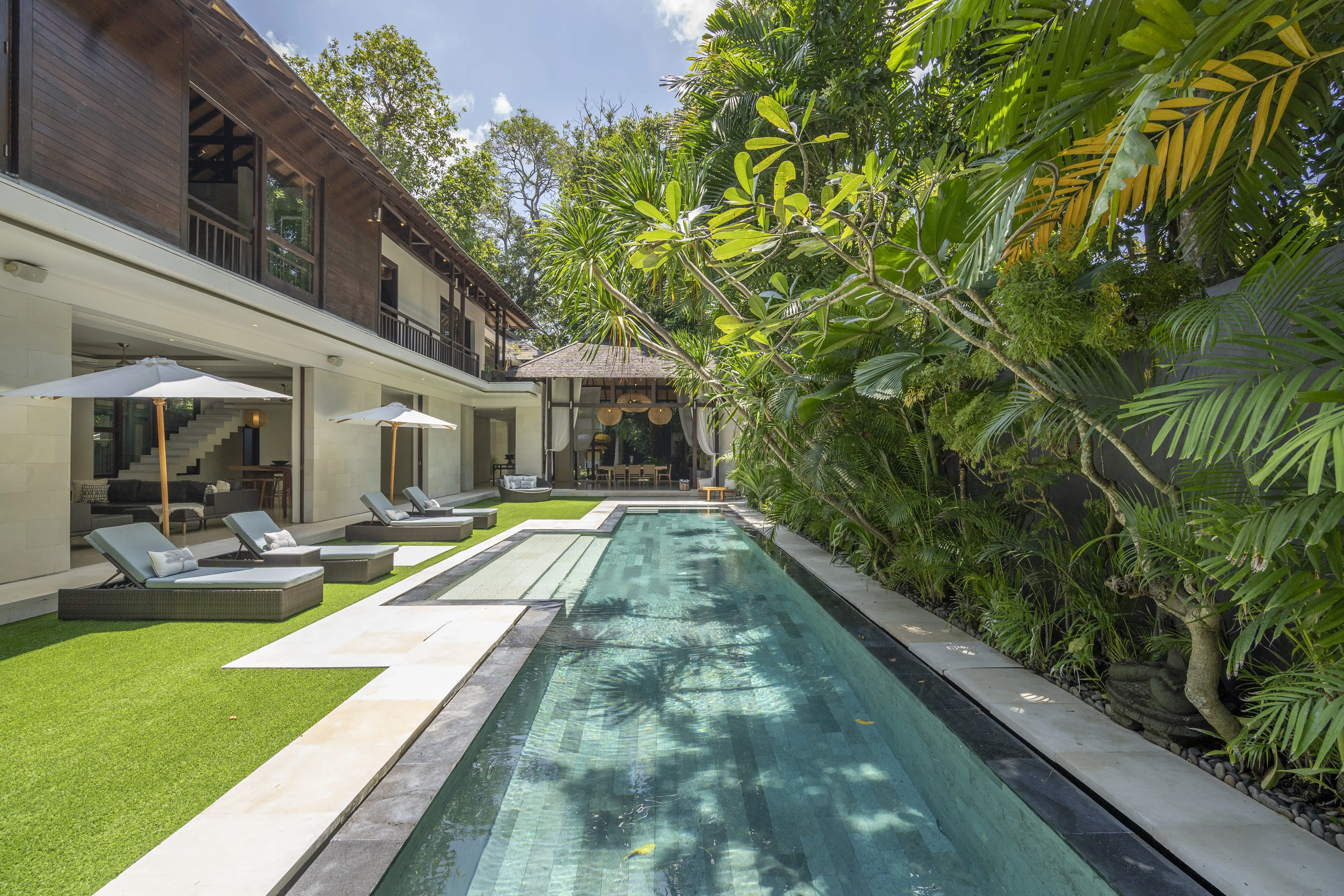 Villa 800m² in Indonesia, Seminyak. Priced at 3000000$ rent photo-38