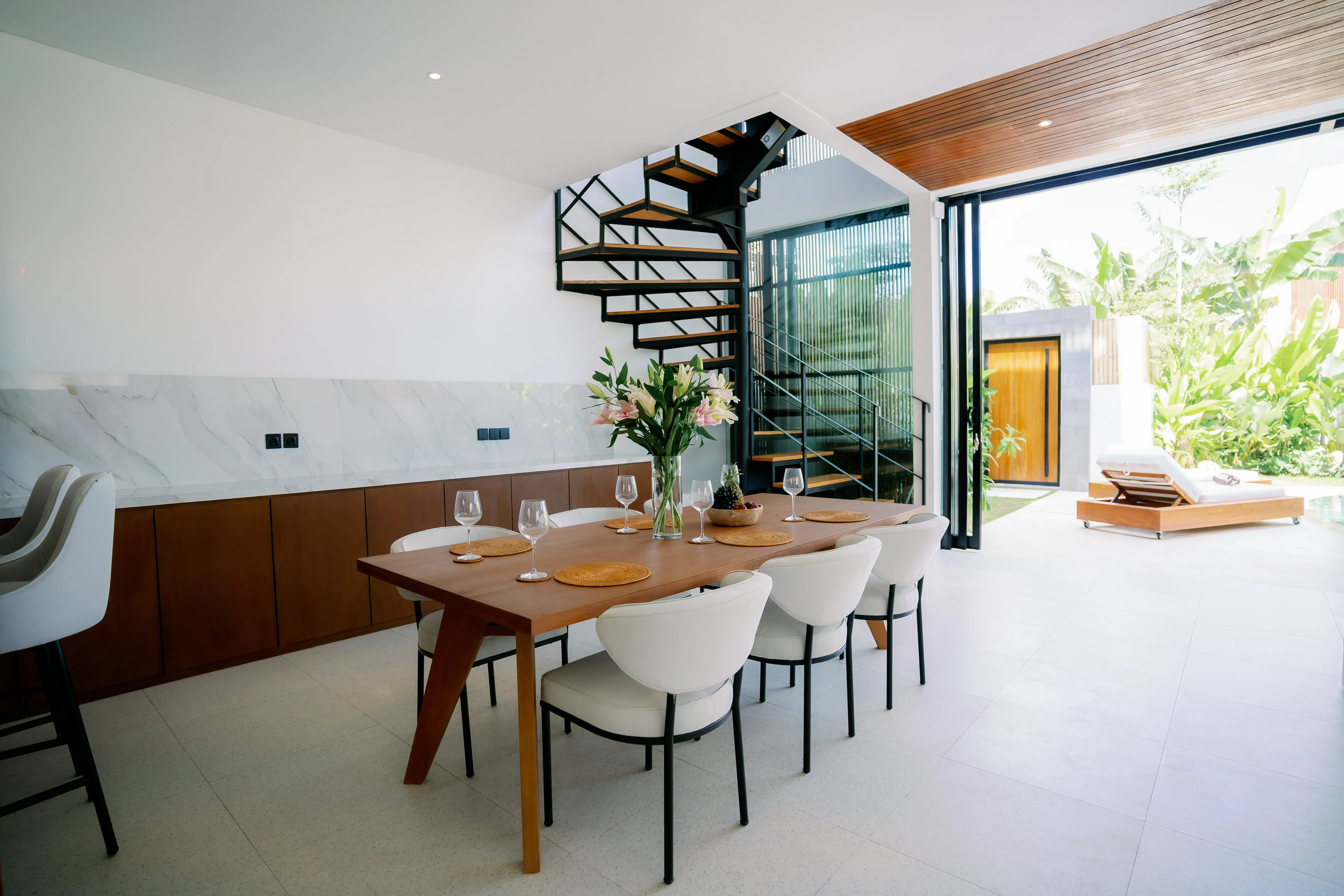 Villa 263m² in Indonesia, Canggu. Priced at 620000$ rent photo-16