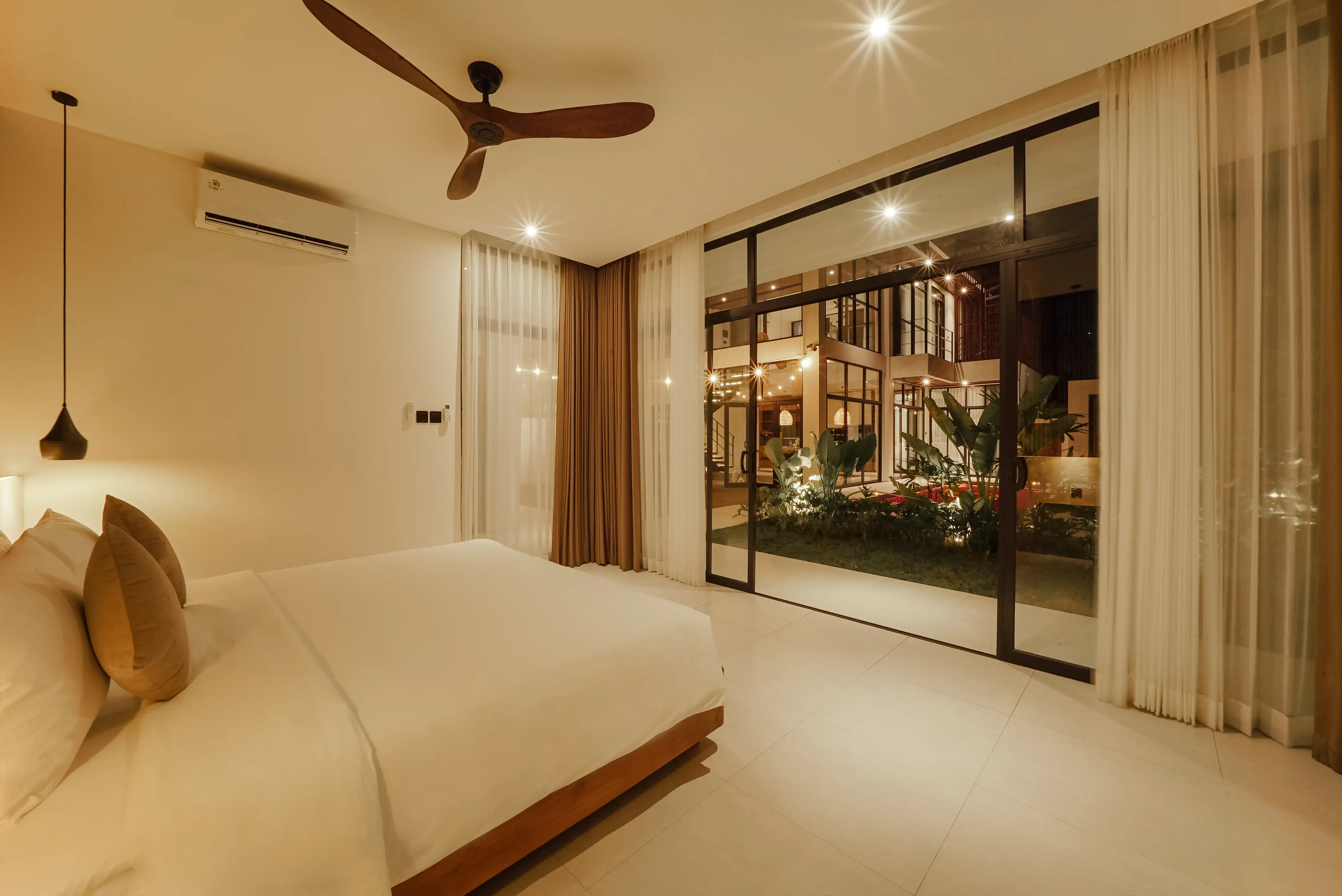 Villa 235m² in Indonesia, Canggu. Priced at 700000$ rent photo-7