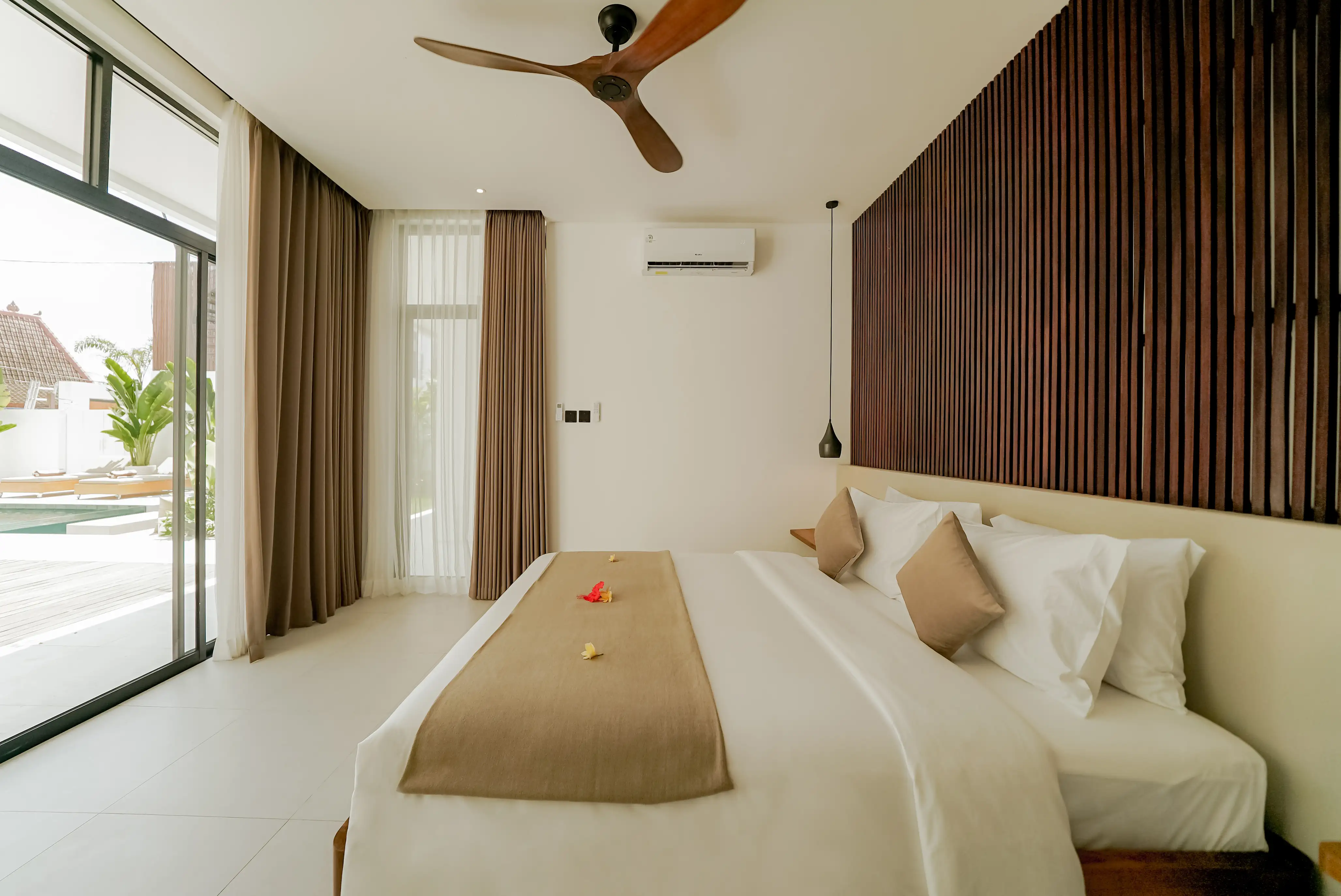 Villa 235m² in Indonesia, Canggu. Priced at 700000$ rent photo-26