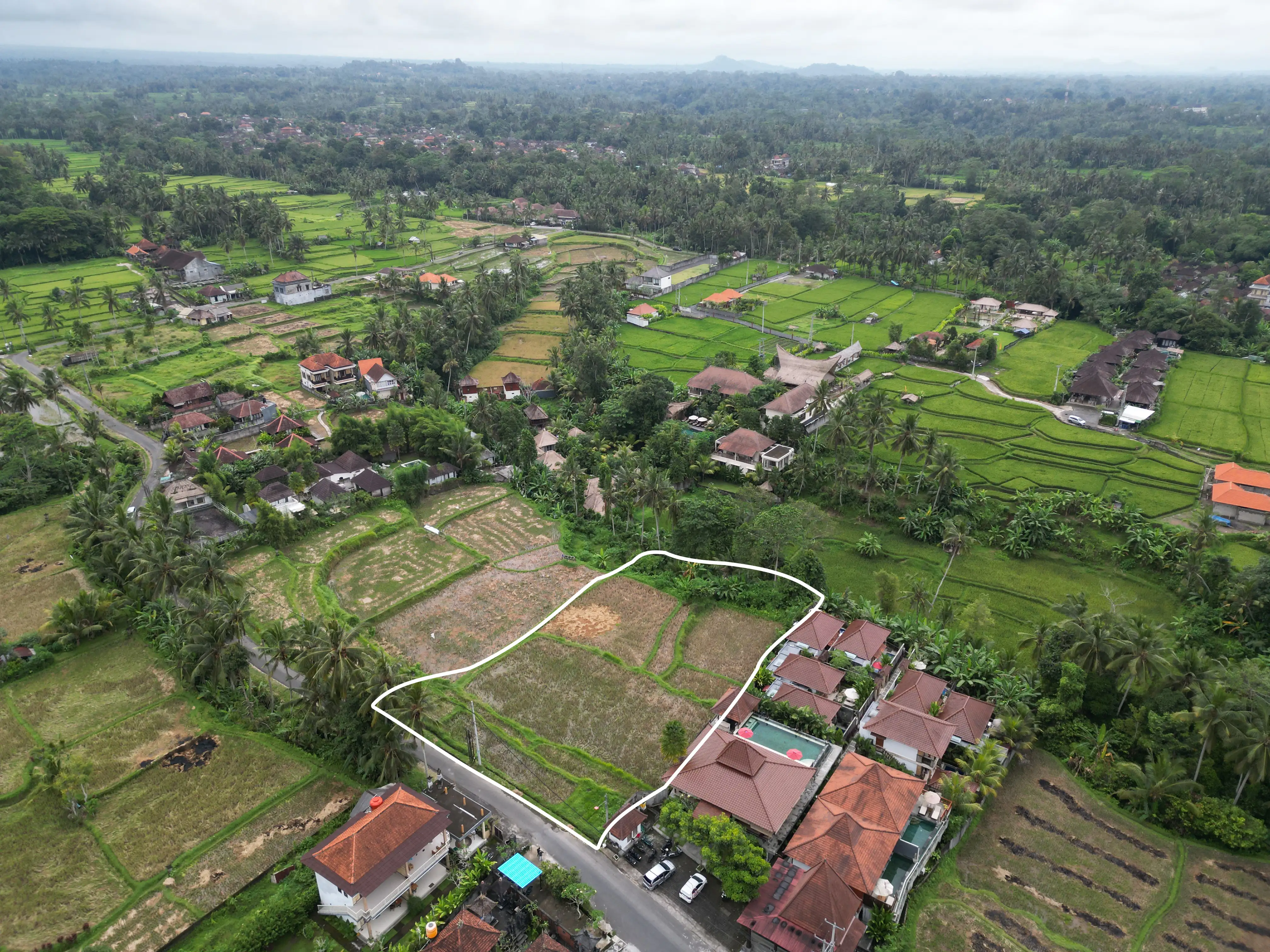 Land 0m² in Indonesia, Ubud. Priced at 494368$ rent photo-3