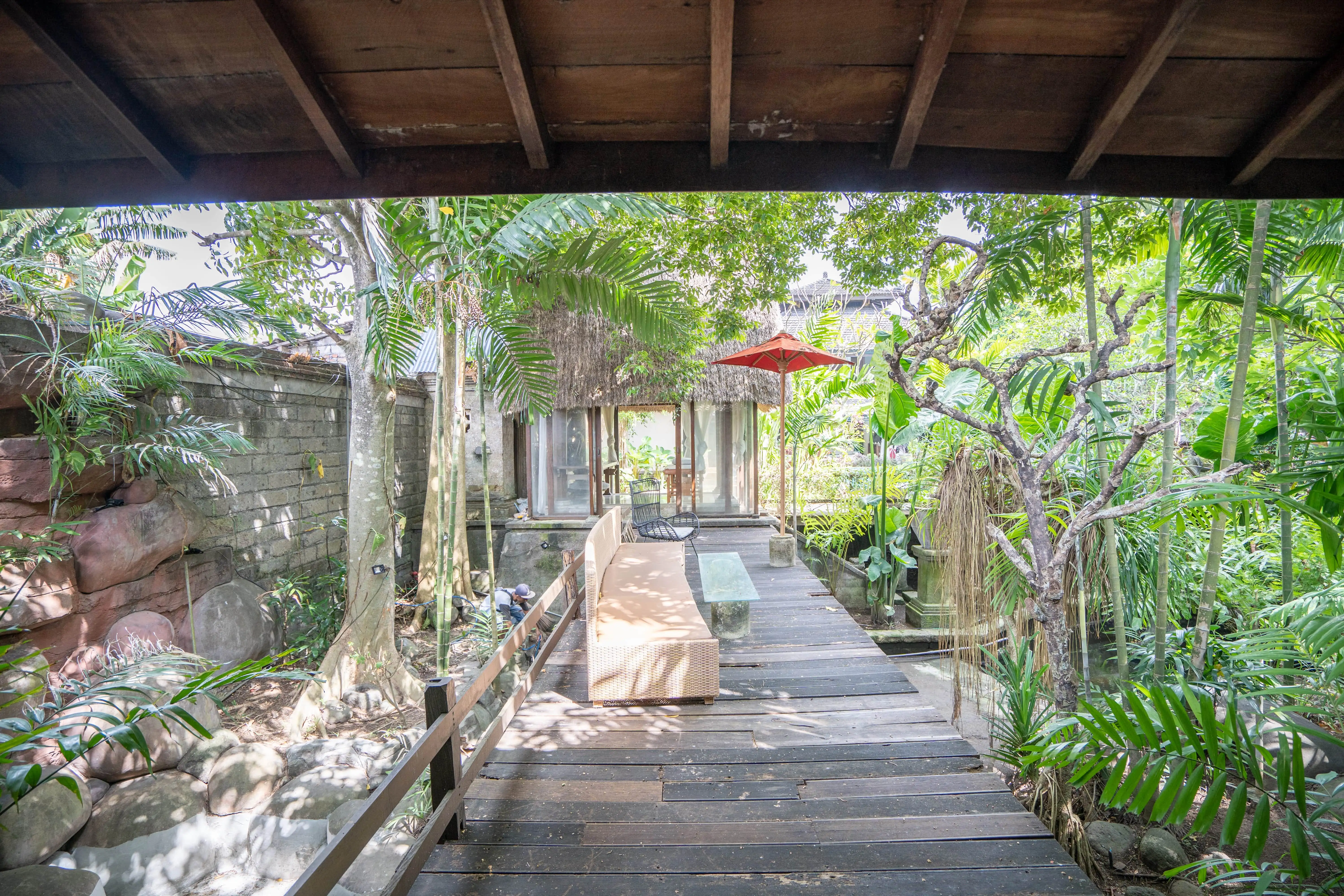 Villa 1000m² in Indonesia, Seminyak. Priced at 3000000$ rent photo-2