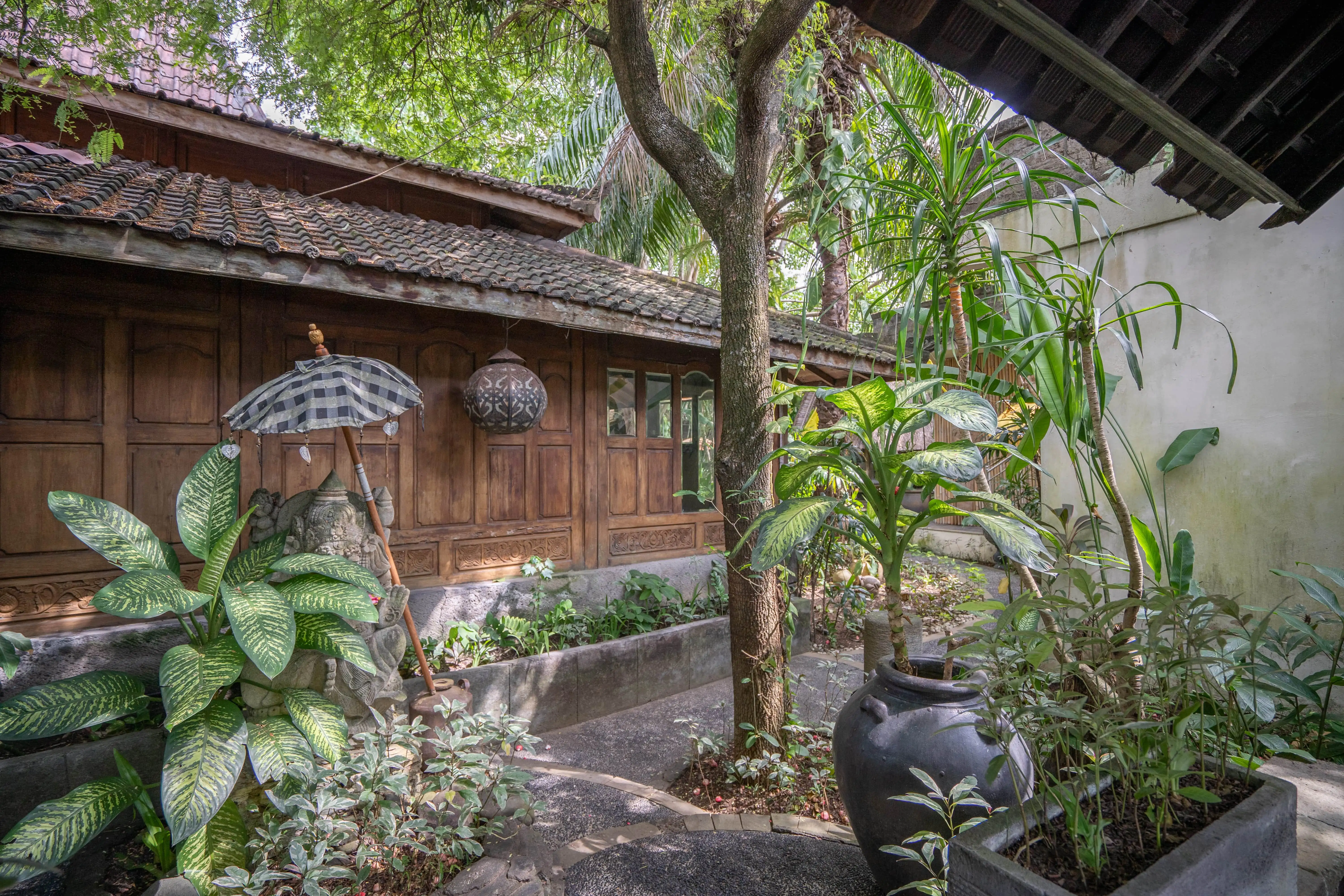 Villa 1000m² in Indonesia, Seminyak. Priced at 3000000$ rent photo-14