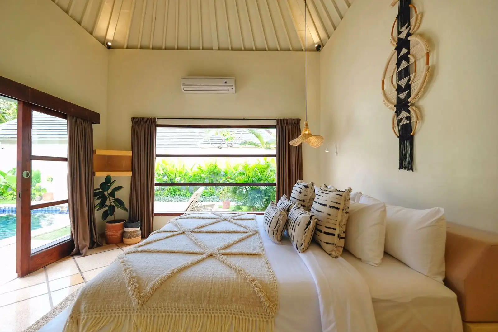 Villa 158m² in Indonesia, Seminyak. Priced at 258493$ rent photo-5