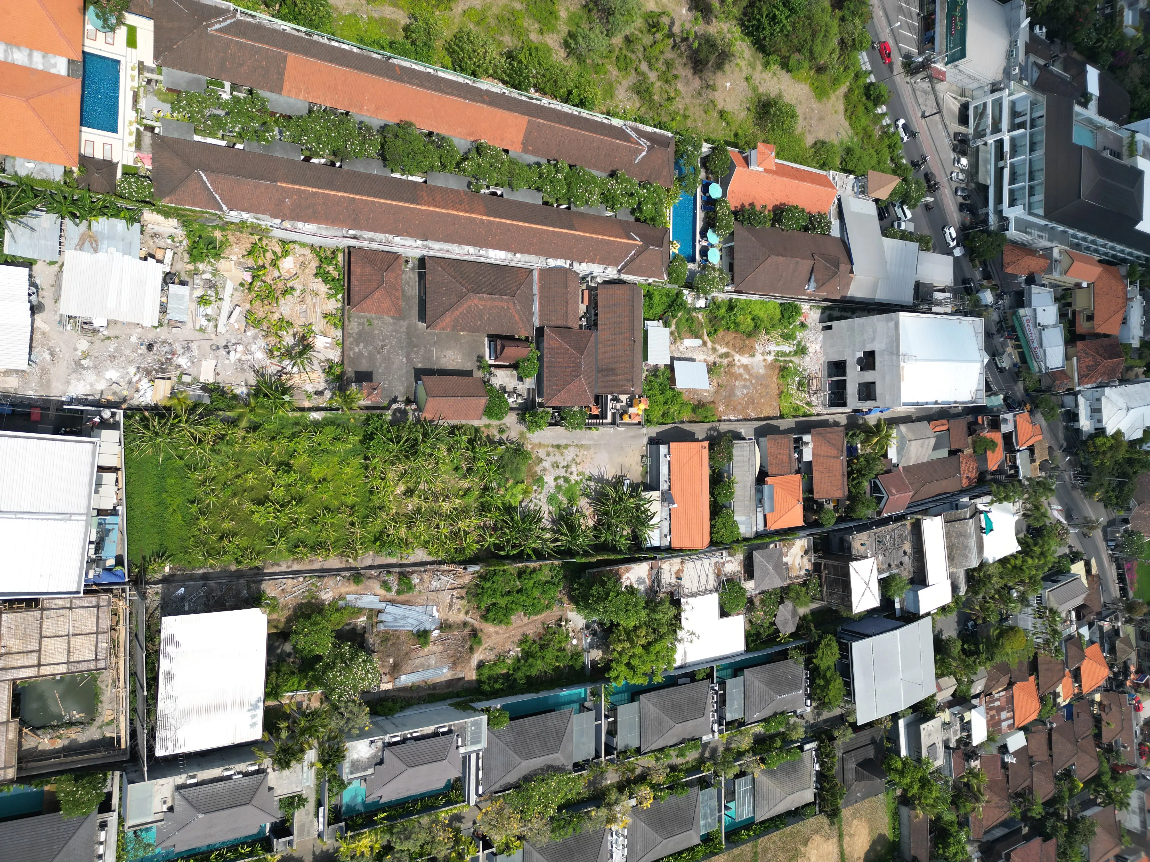 Land 0m² in Indonesia, Seminyak. Priced at 293433$ rent photo-1