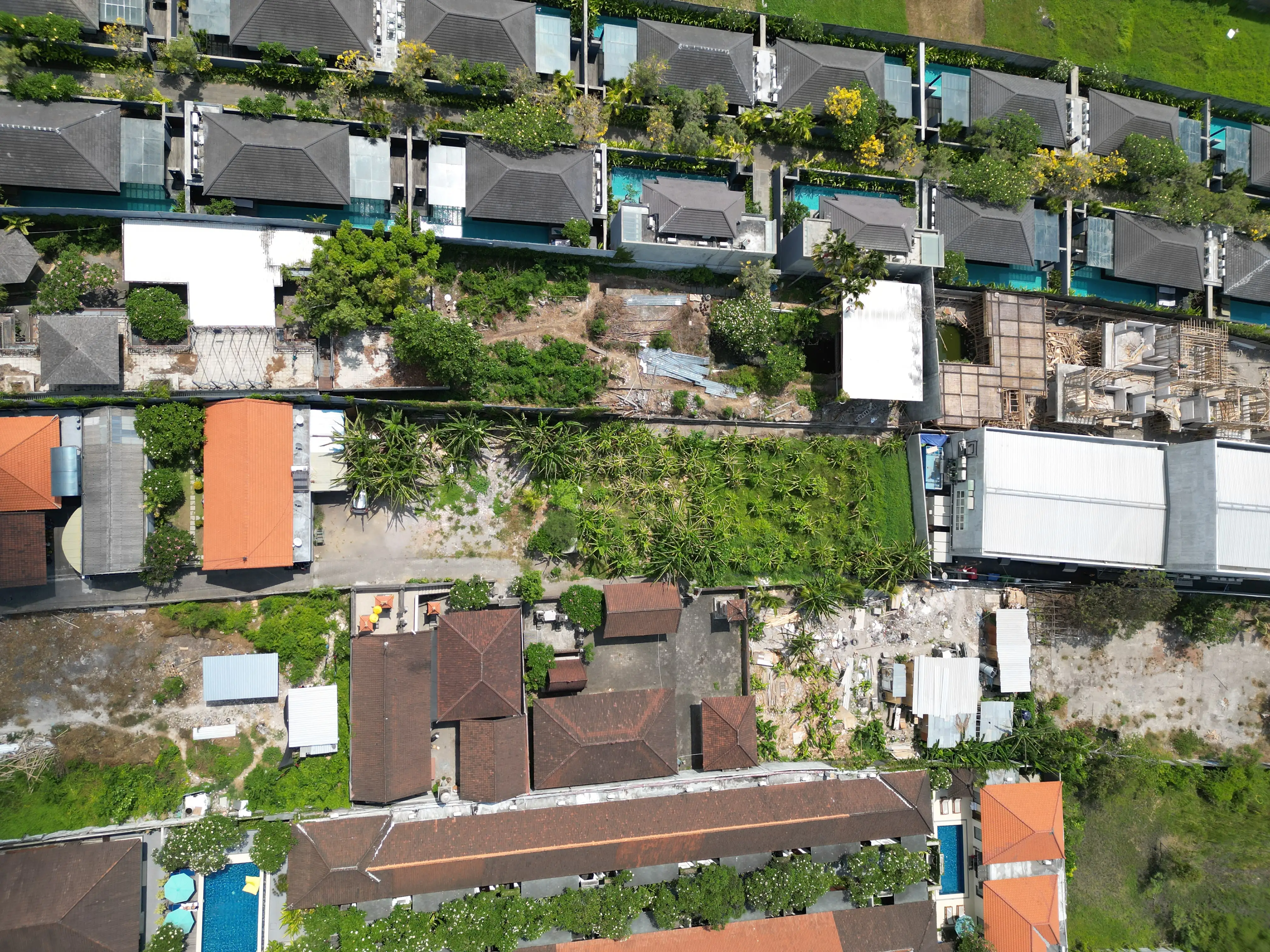 Land 0m² in Indonesia, Seminyak. Priced at 293433$ rent photo-2