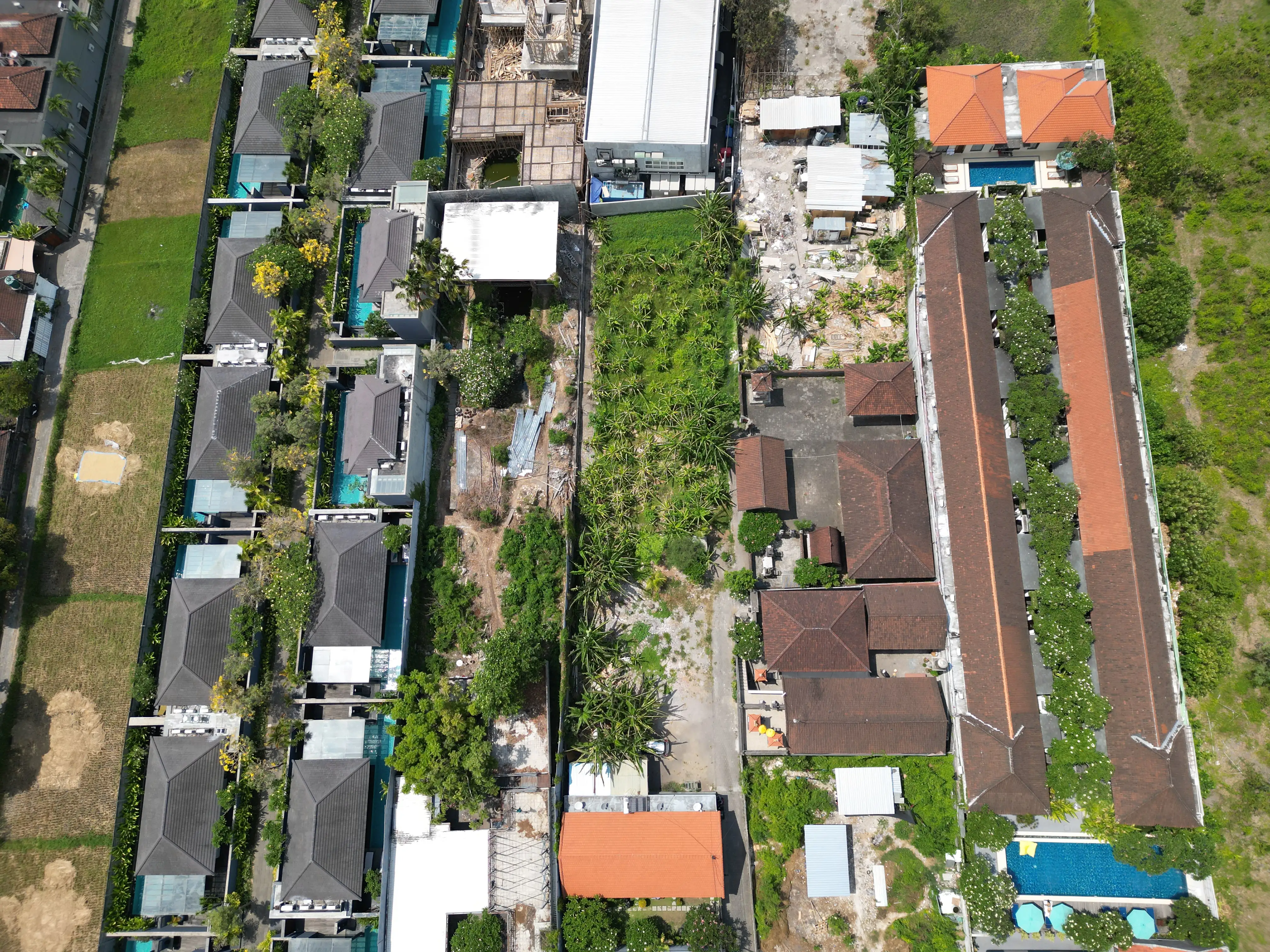 Land 0m² in Indonesia, Seminyak. Priced at 293433$ rent photo-3