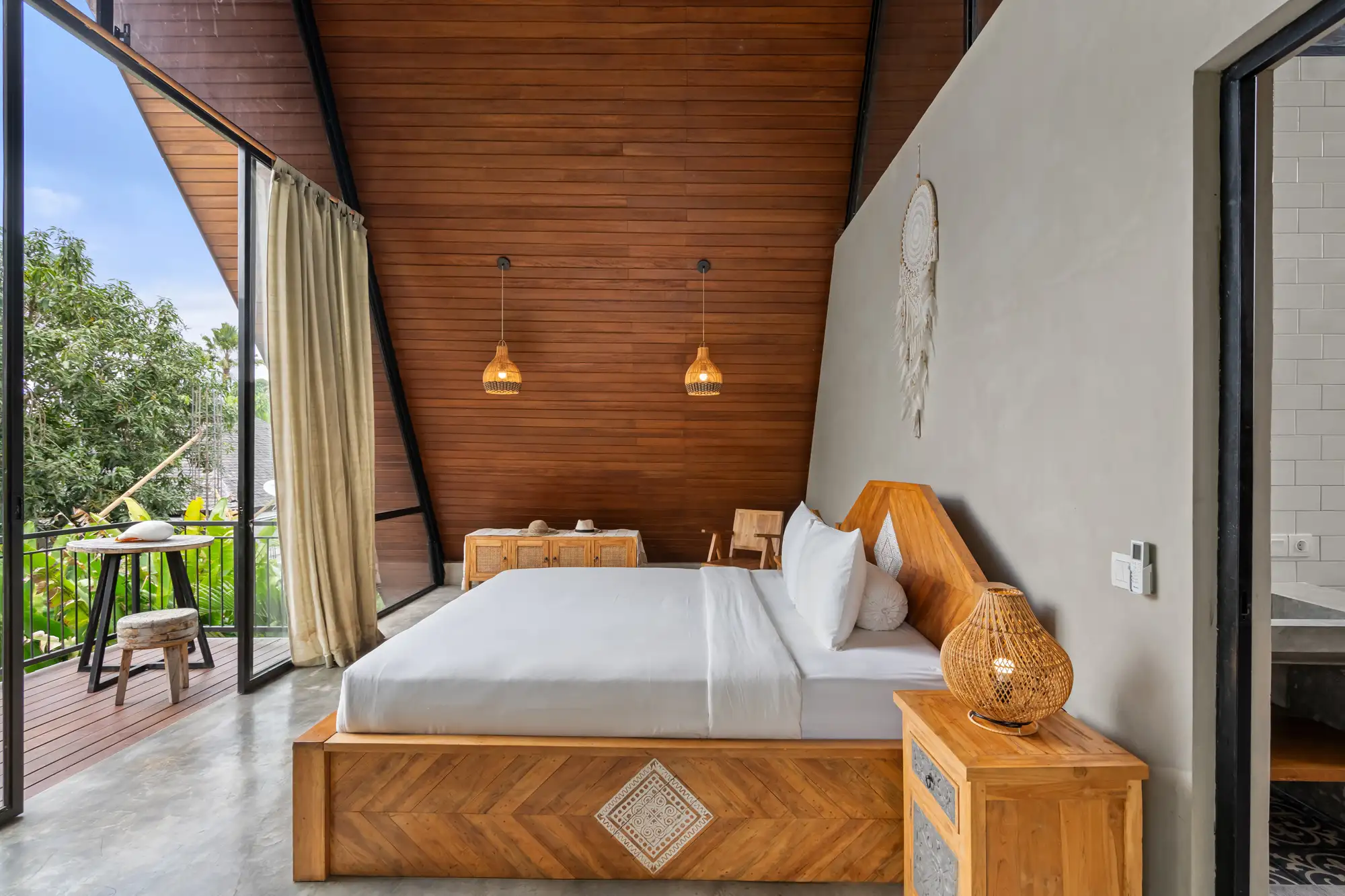 Villa 120m² in Indonesia, Canggu. Priced at 225000$ rent photo-14