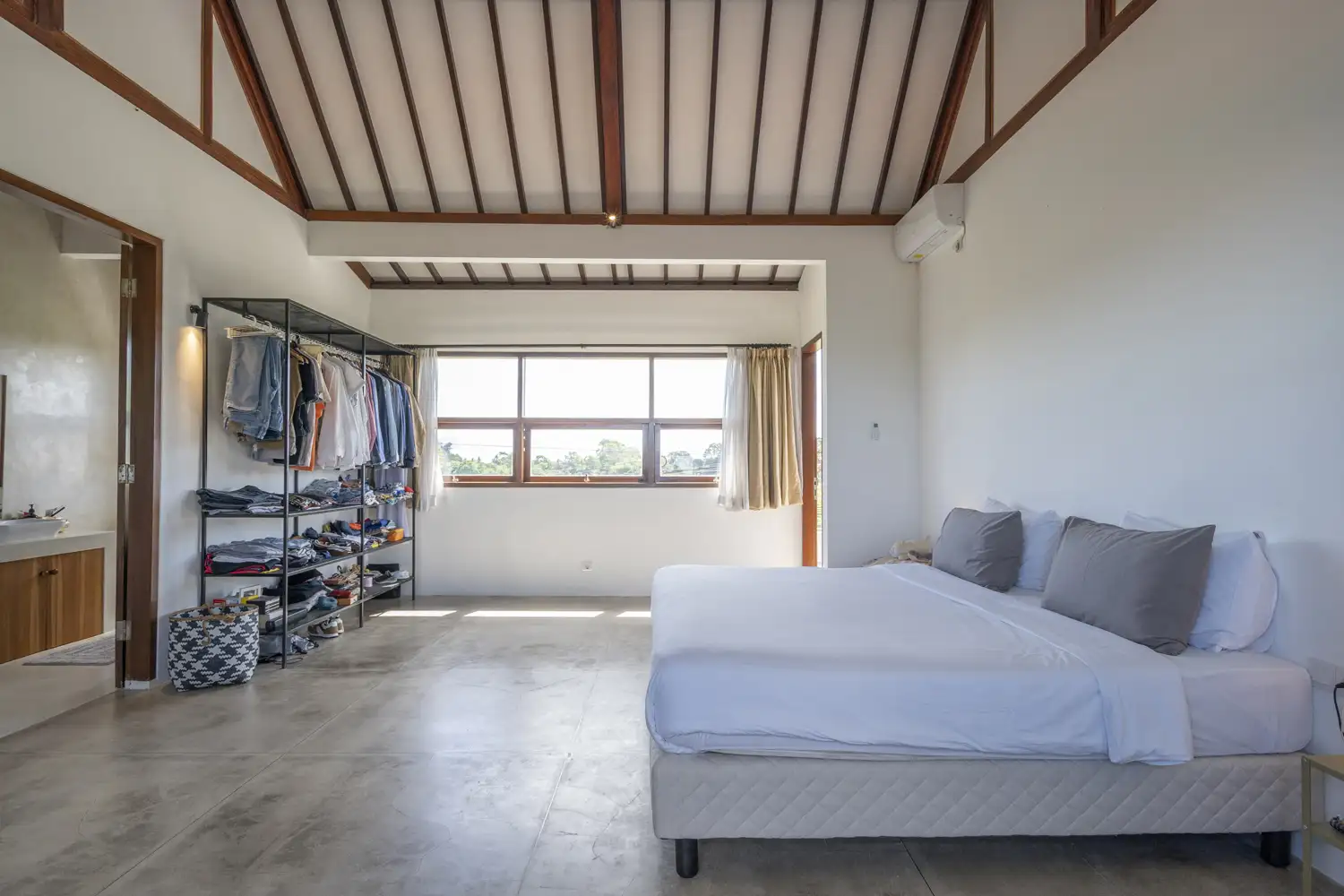 Villa 213m² in Indonesia, Canggu. Priced at 285000$ rent photo-13