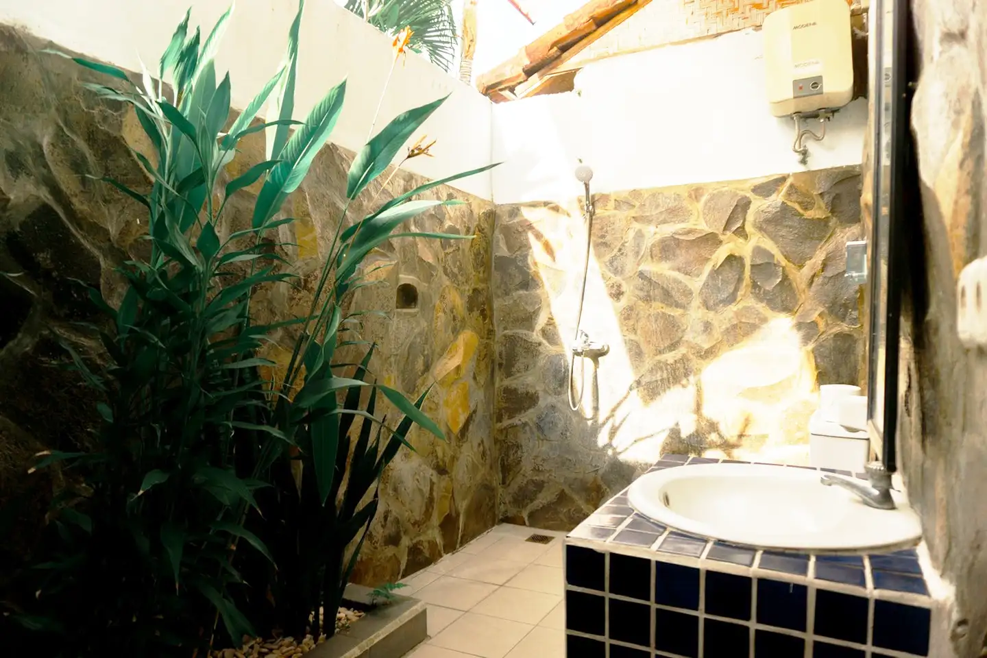 Other Properties 500m² in Indonesia, Lovina. Priced at 360000$ rent photo-2