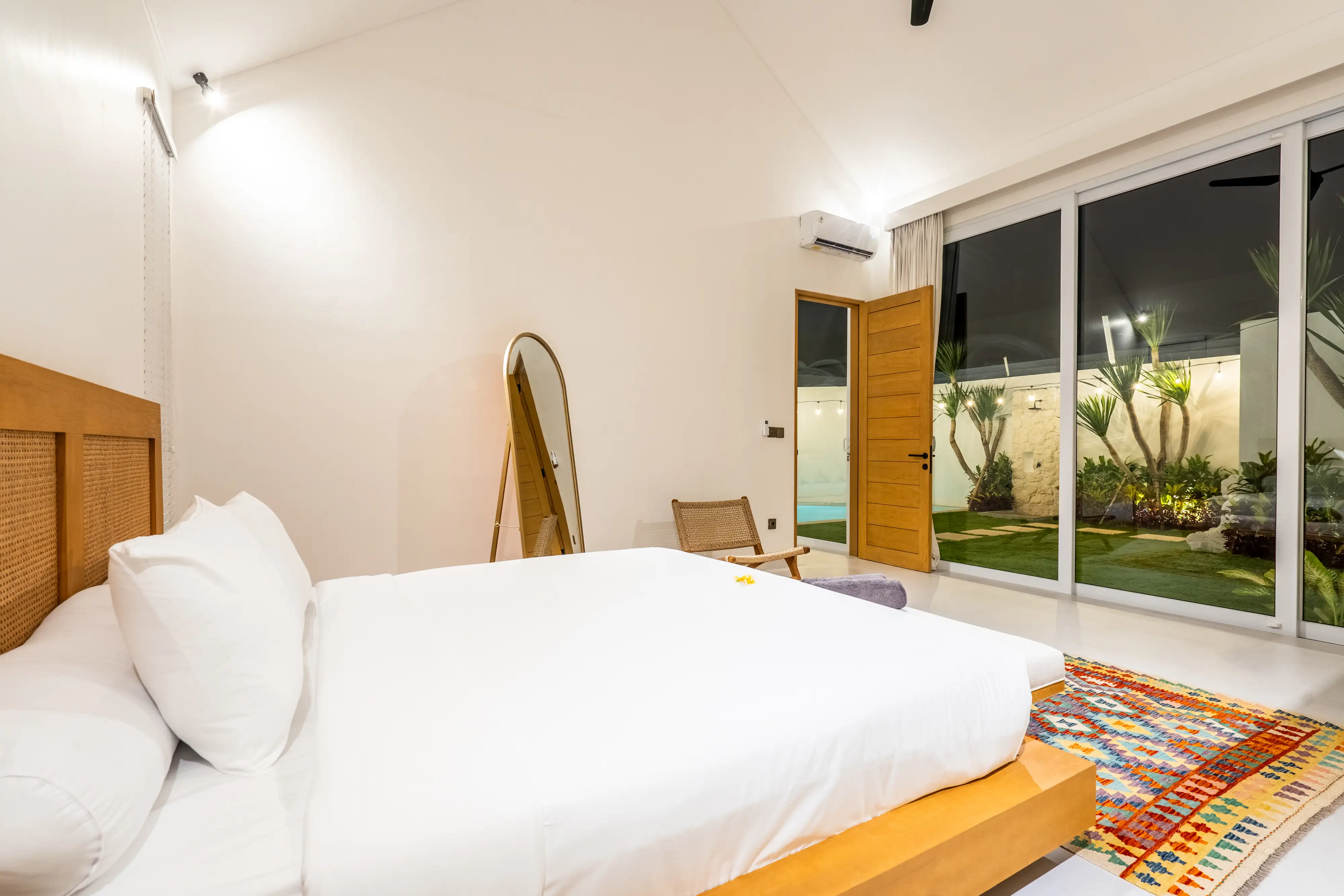 Villa 225m² in Indonesia, Bukit. Priced at 499000$ rent photo-12