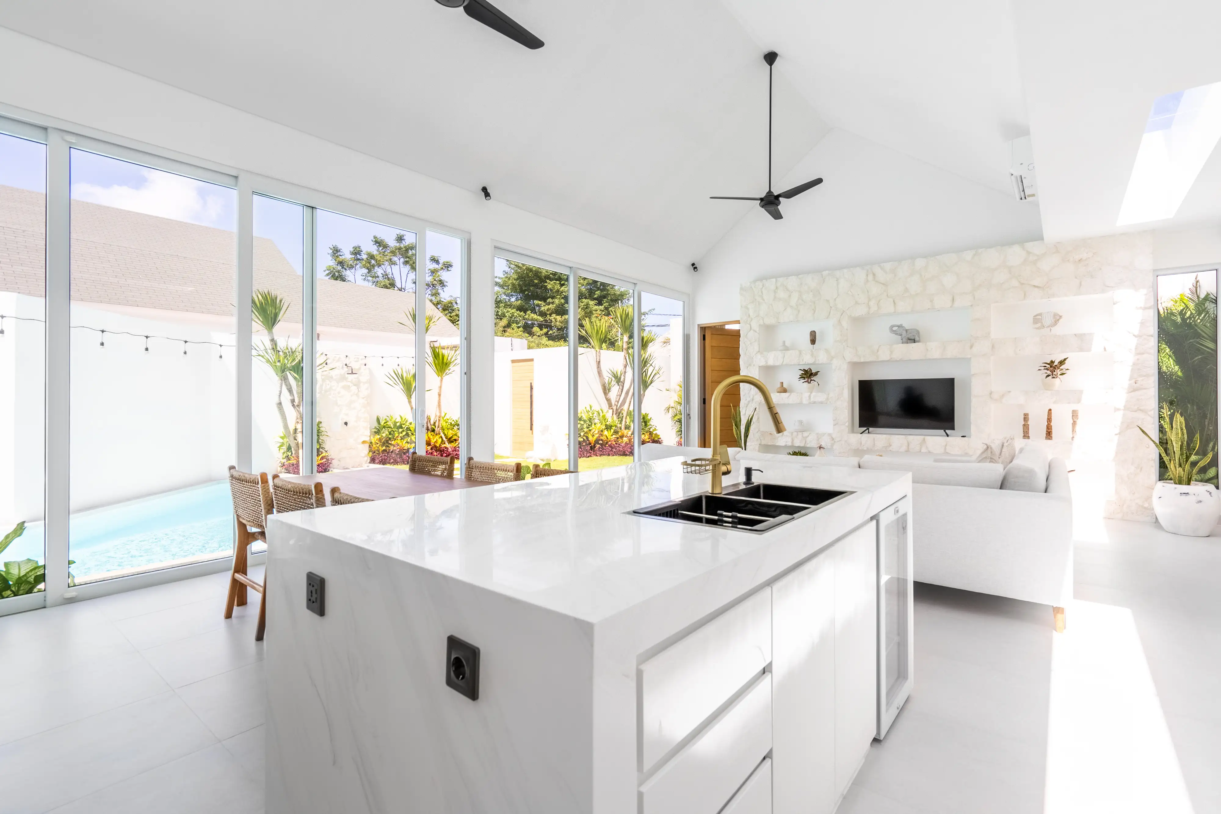 Villa 225m² in Indonesia, Bukit. Priced at 499000$ rent photo-19