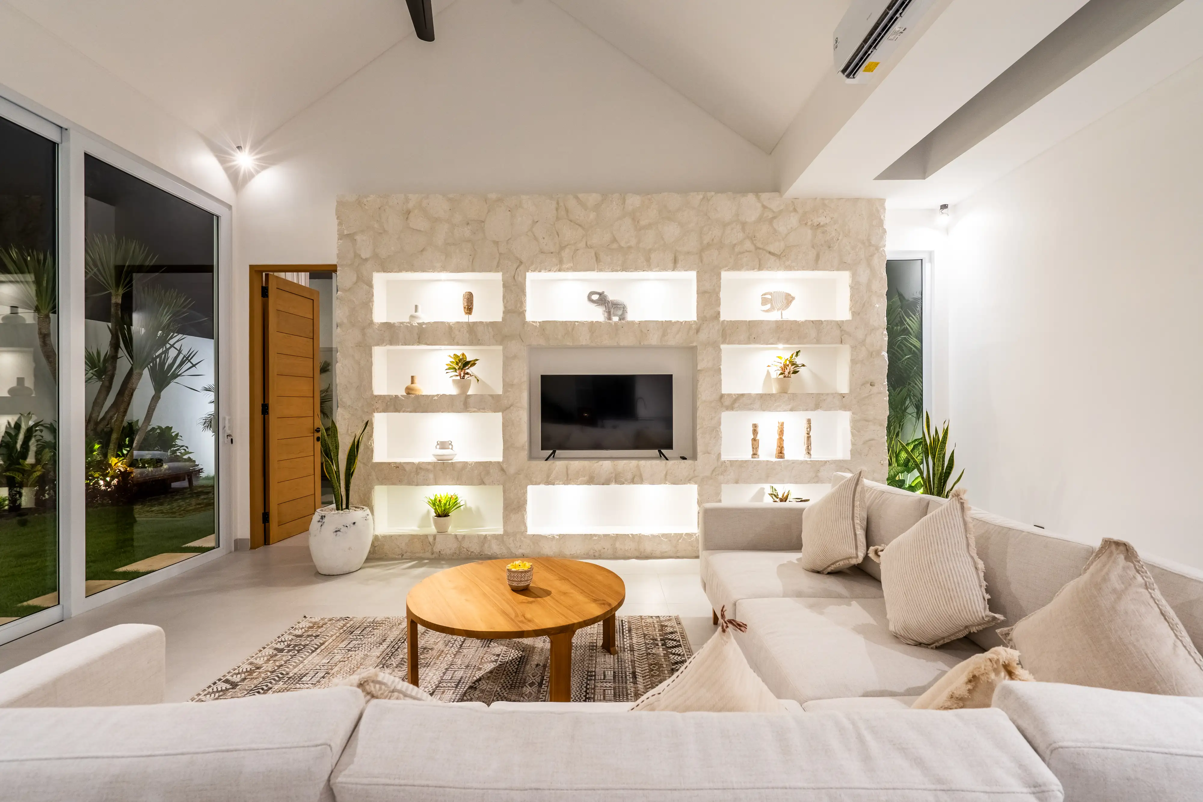 Villa 225m² in Indonesia, Bukit. Priced at 499000$ rent photo-28