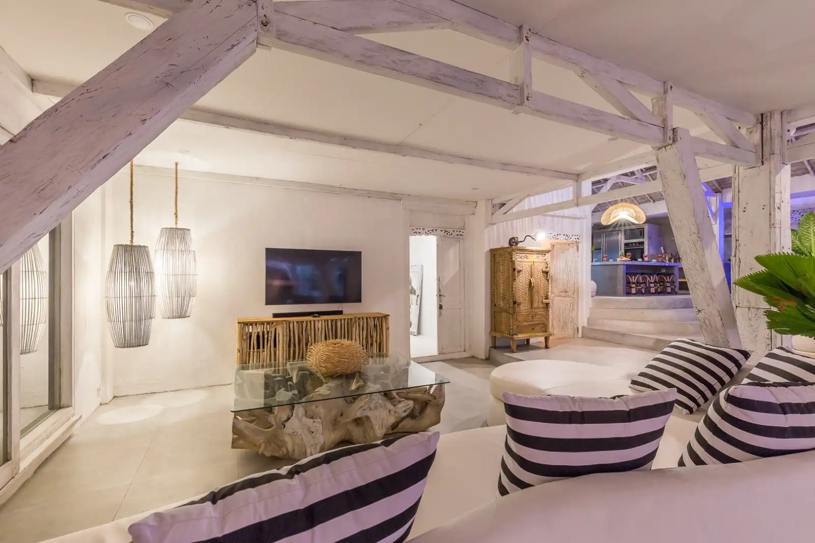 Villa 465m² in Indonesia, Canggu. Priced at 670000$ rent photo-17