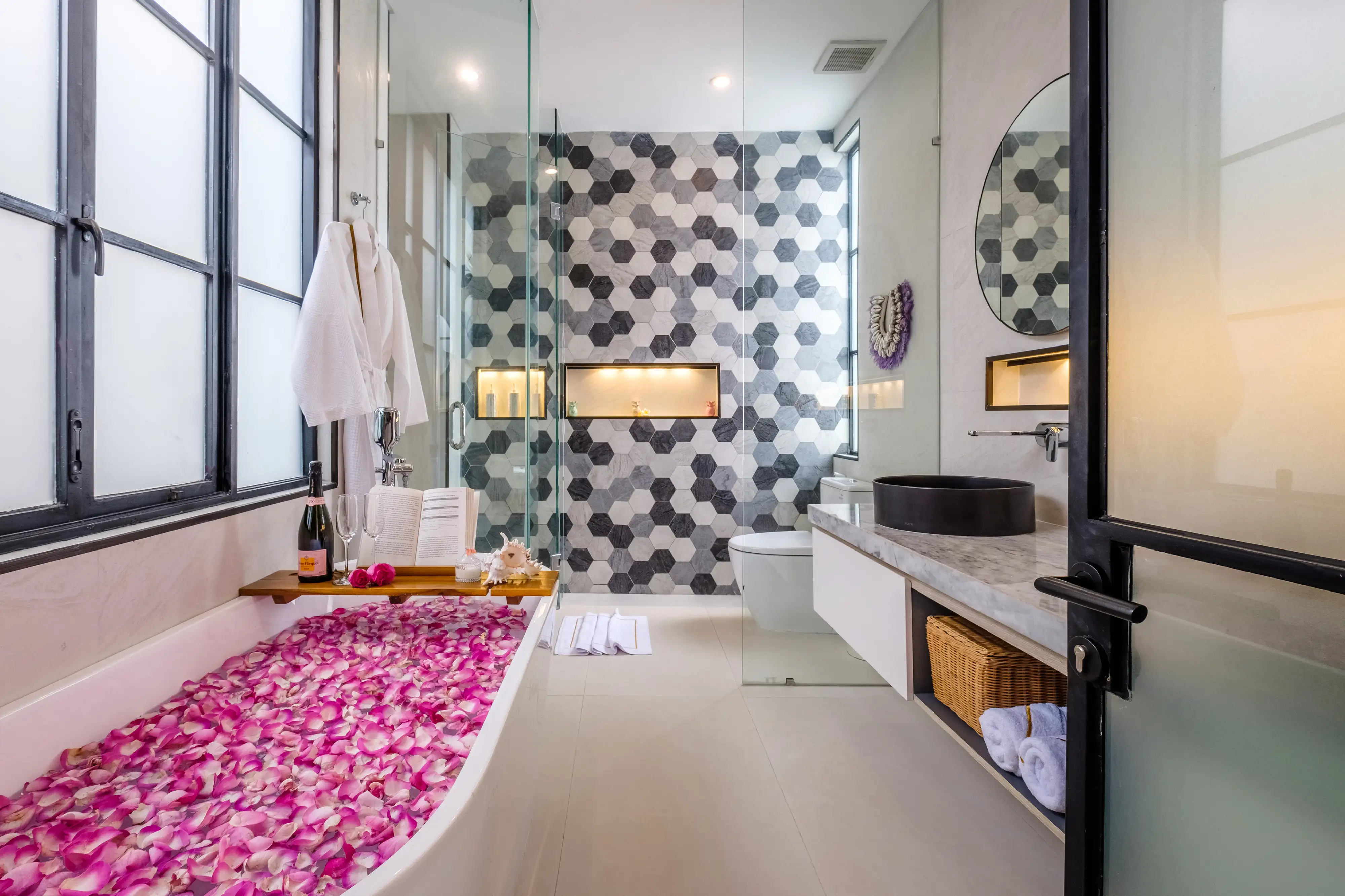 Villa 250m² in Indonesia, Canggu. Priced at 695000$ rent photo-16