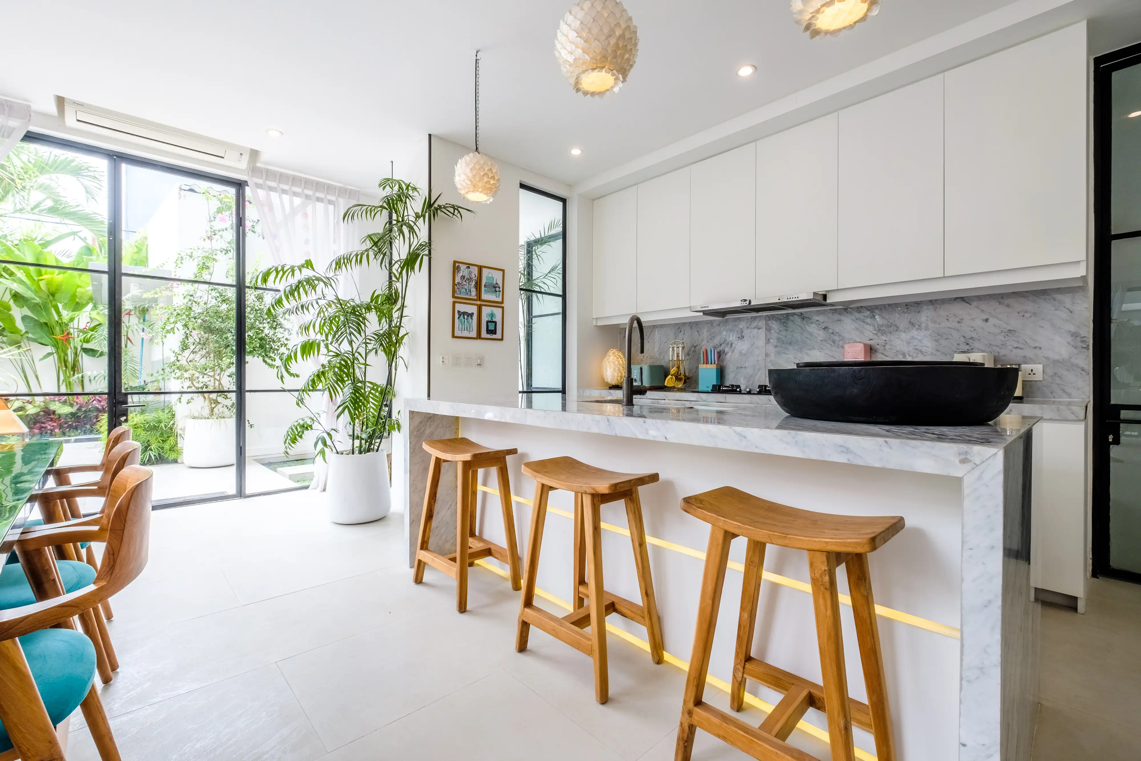 Villa 250m² in Indonesia, Canggu. Priced at 695000$ rent photo-28