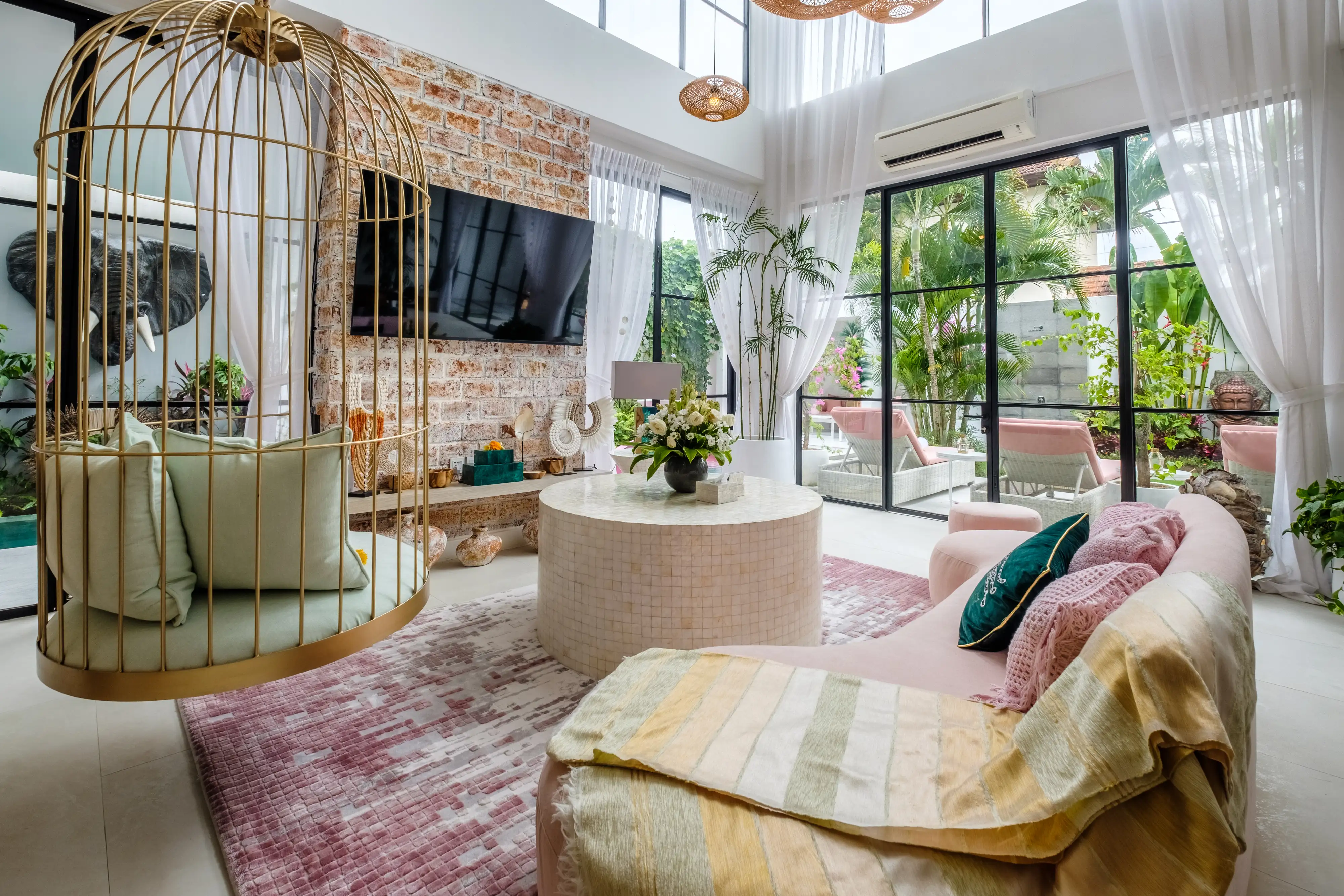 Villa 250m² in Indonesia, Canggu. Priced at 695000$ rent photo-35