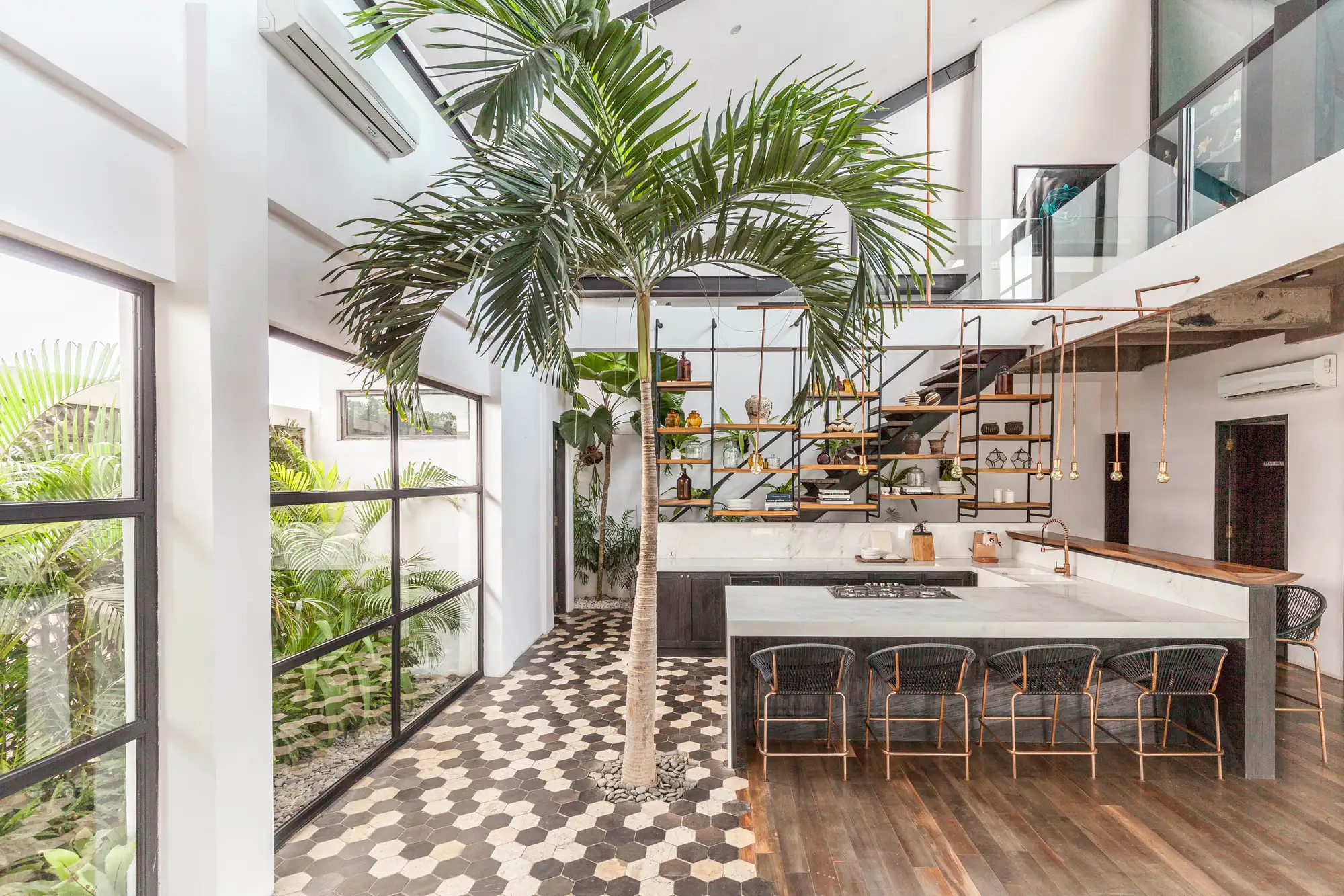 Villa 380m² in Indonesia, Canggu. Priced at 1600000$ rent photo-7