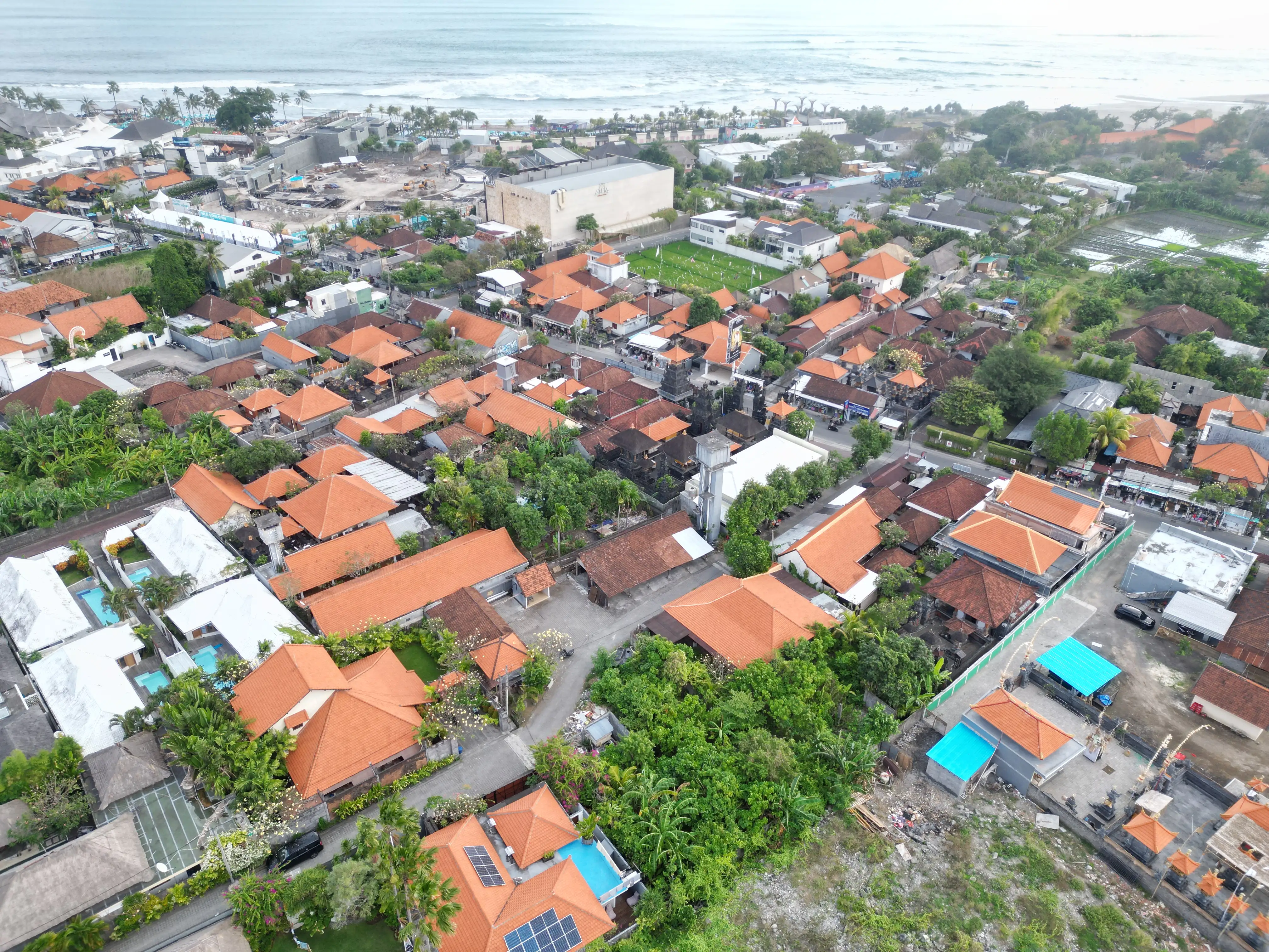 Land 0m² in Indonesia, Canggu. Priced at 774685$ rent photo-1