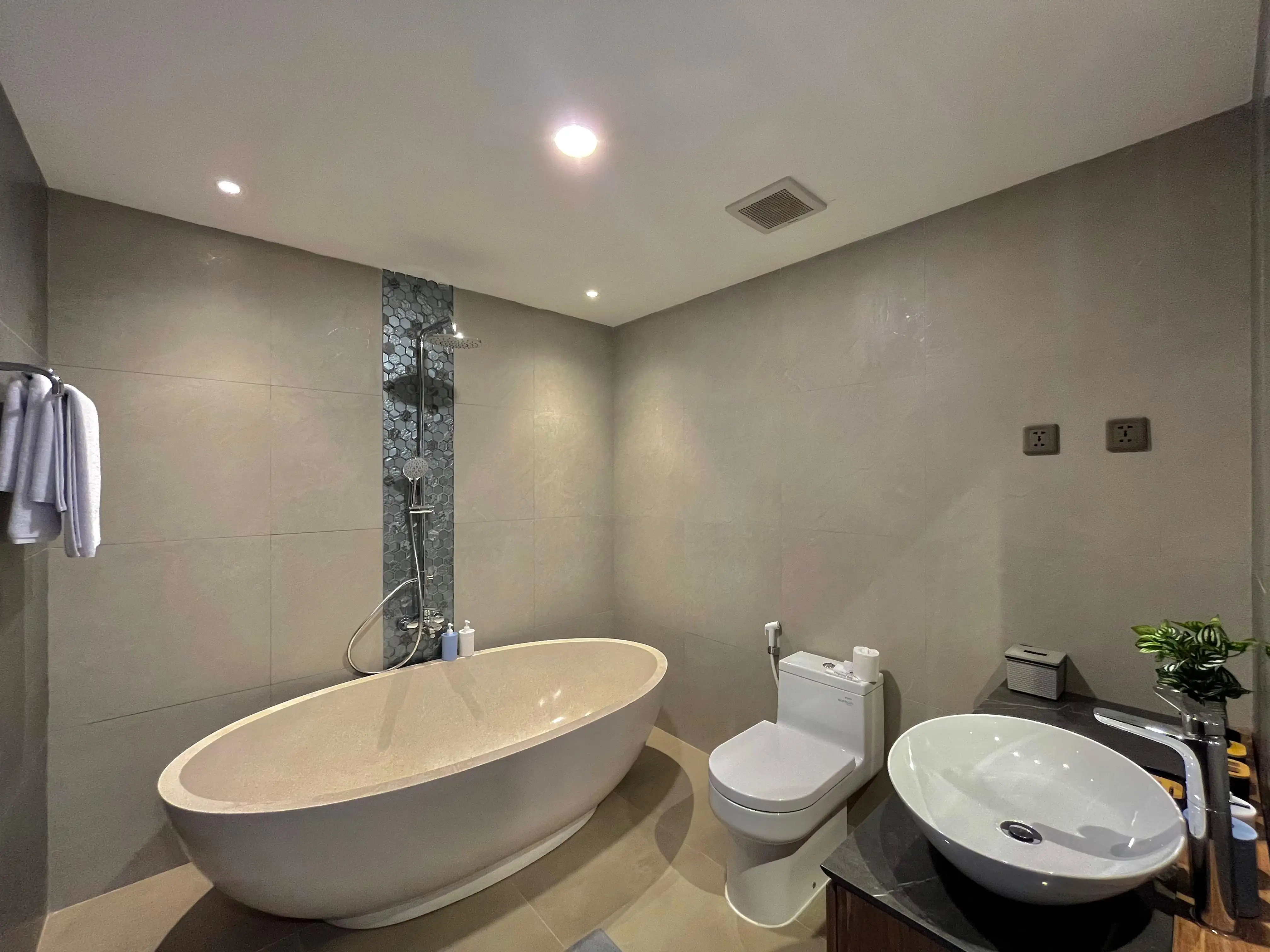 Flat 0m² in Indonesia, Bukit. Priced at 174483$ rent photo-2
