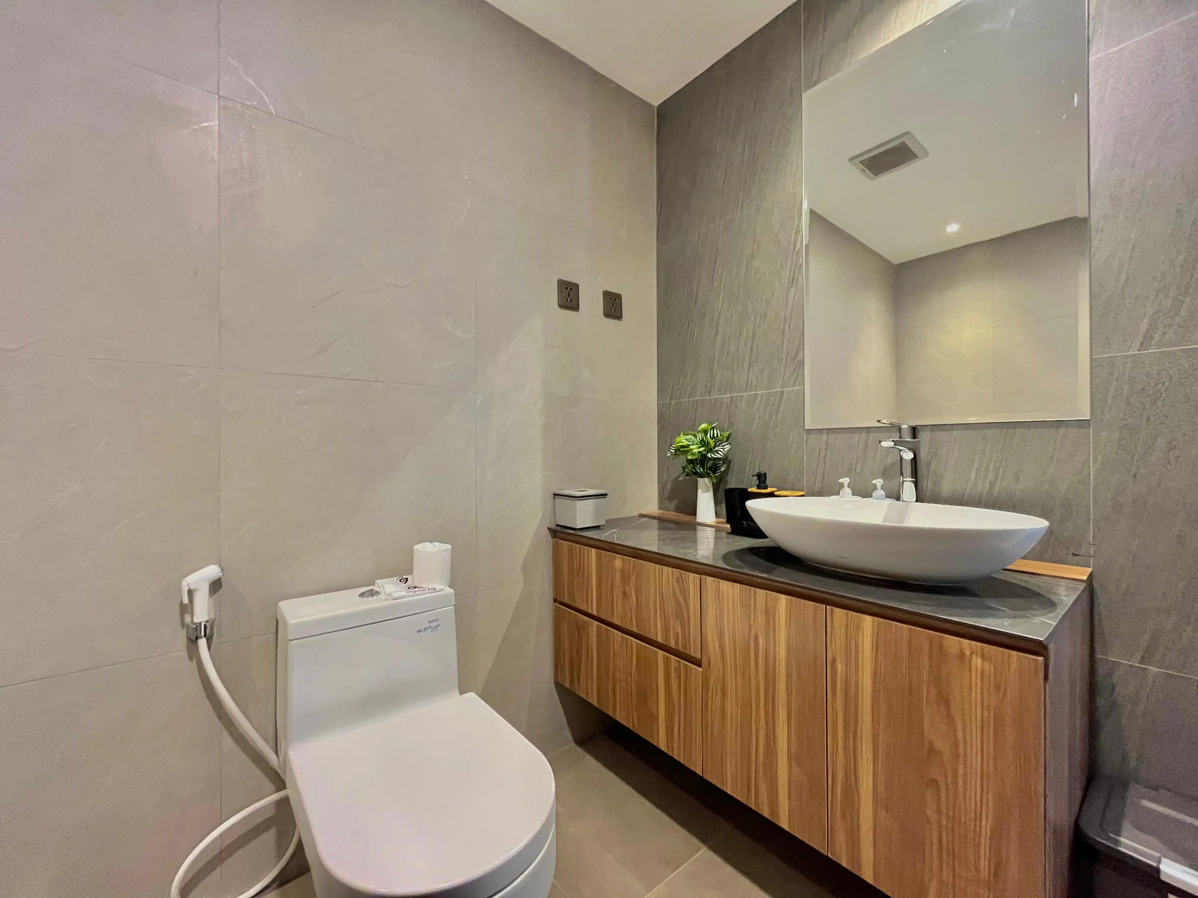 Flat 0m² in Indonesia, Bukit. Priced at 174483$ rent photo-3