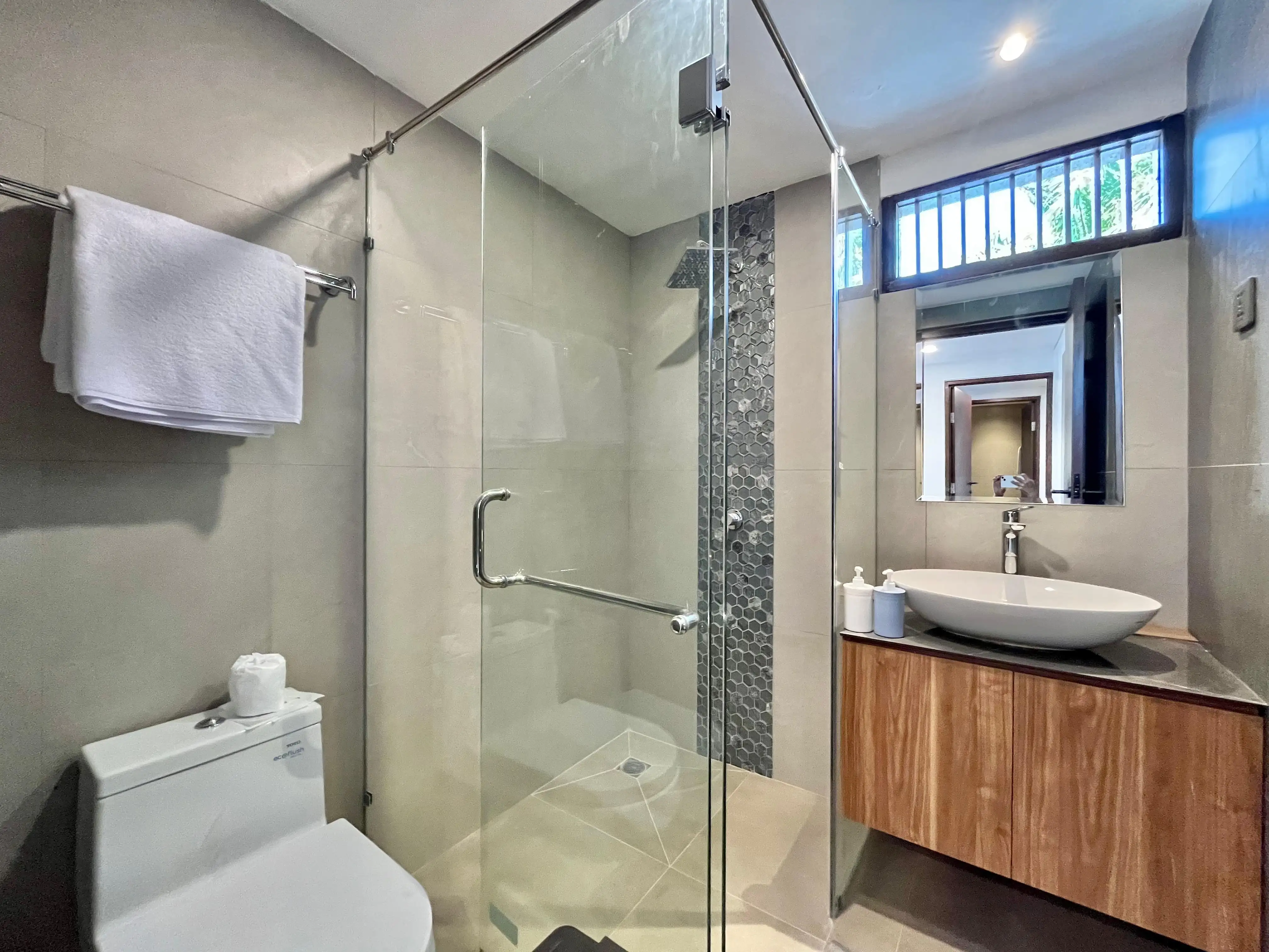 Flat 0m² in Indonesia, Bukit. Priced at 174483$ rent photo-6
