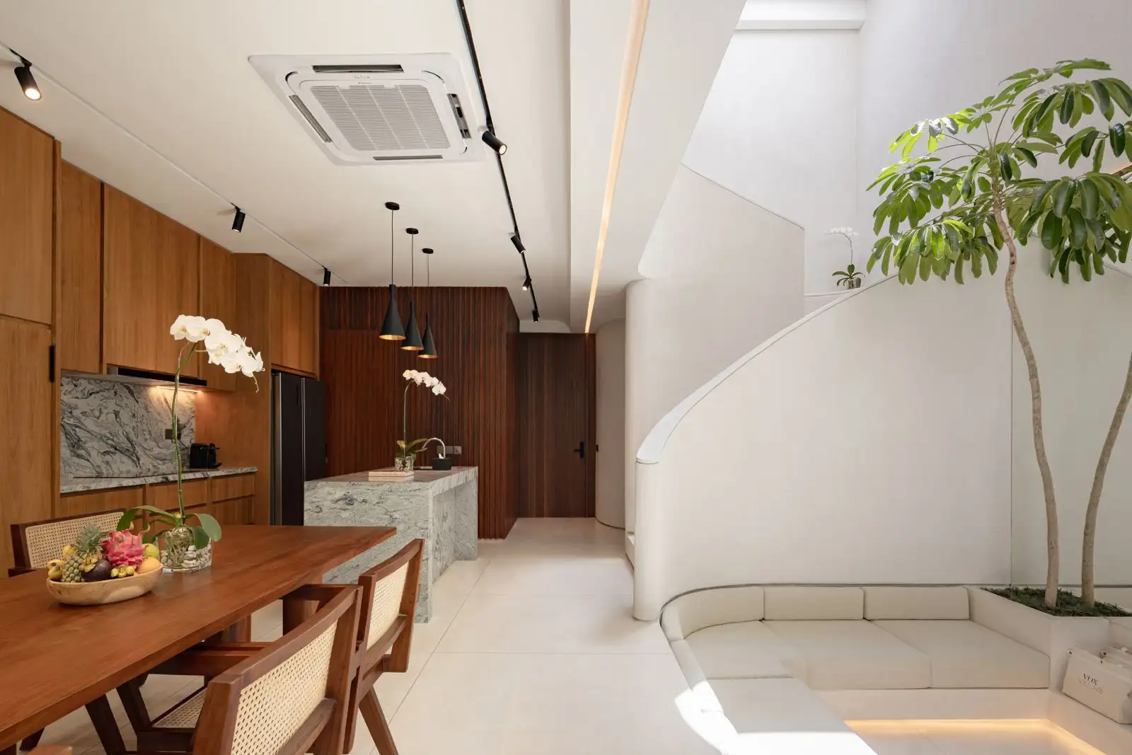 Villa 182m² in Indonesia, Canggu. Priced at 399000$ rent photo-13