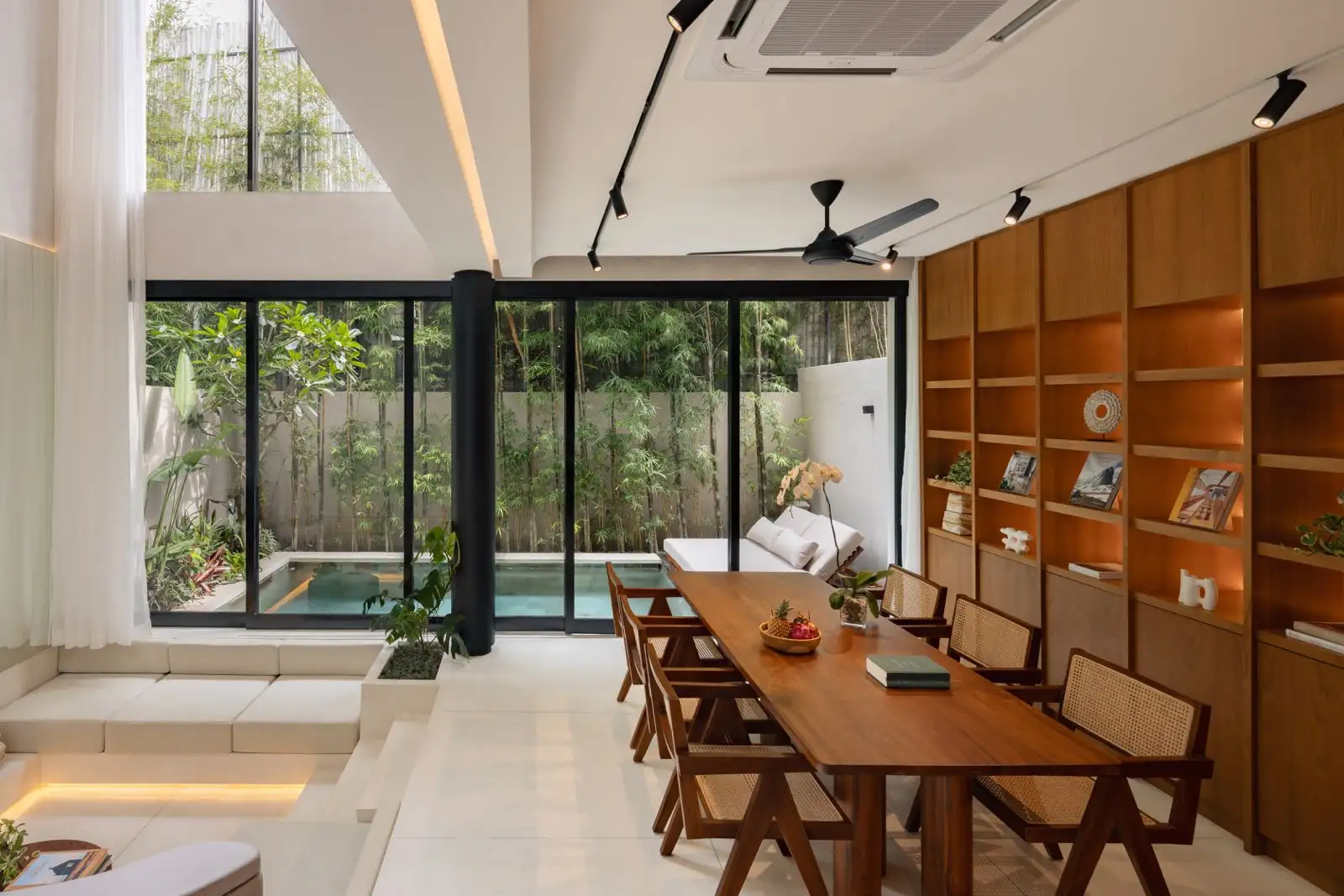 Villa 182m² in Indonesia, Canggu. Priced at 399000$ rent photo-17