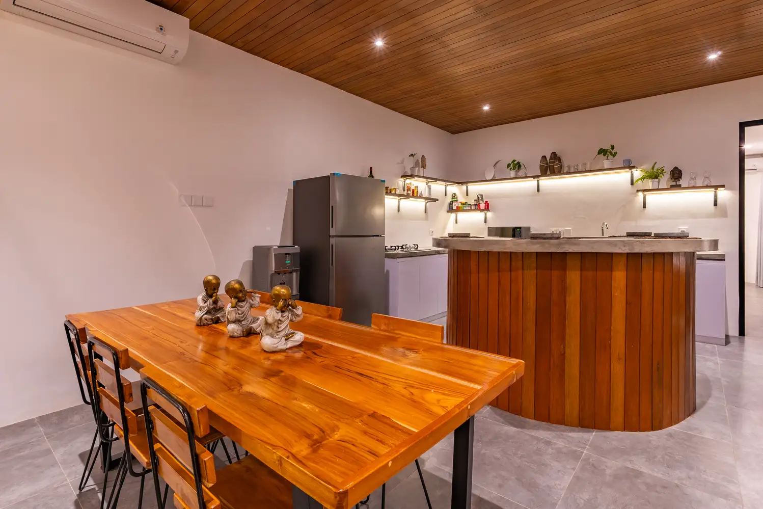 Villa 180m² in Indonesia, Canggu. Priced at 280000$ rent photo-7