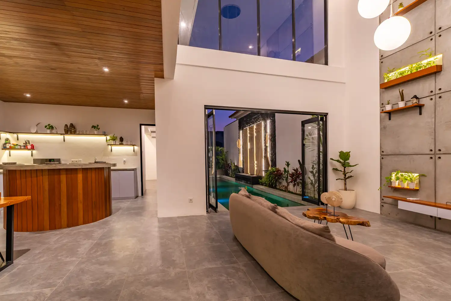 Villa 180m² in Indonesia, Canggu. Priced at 280000$ rent photo-9