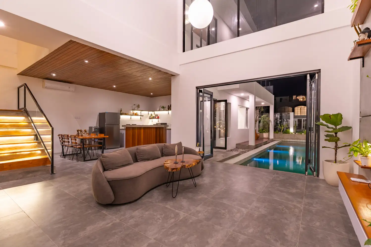 Villa 180m² in Indonesia, Canggu. Priced at 280000$ rent photo-13