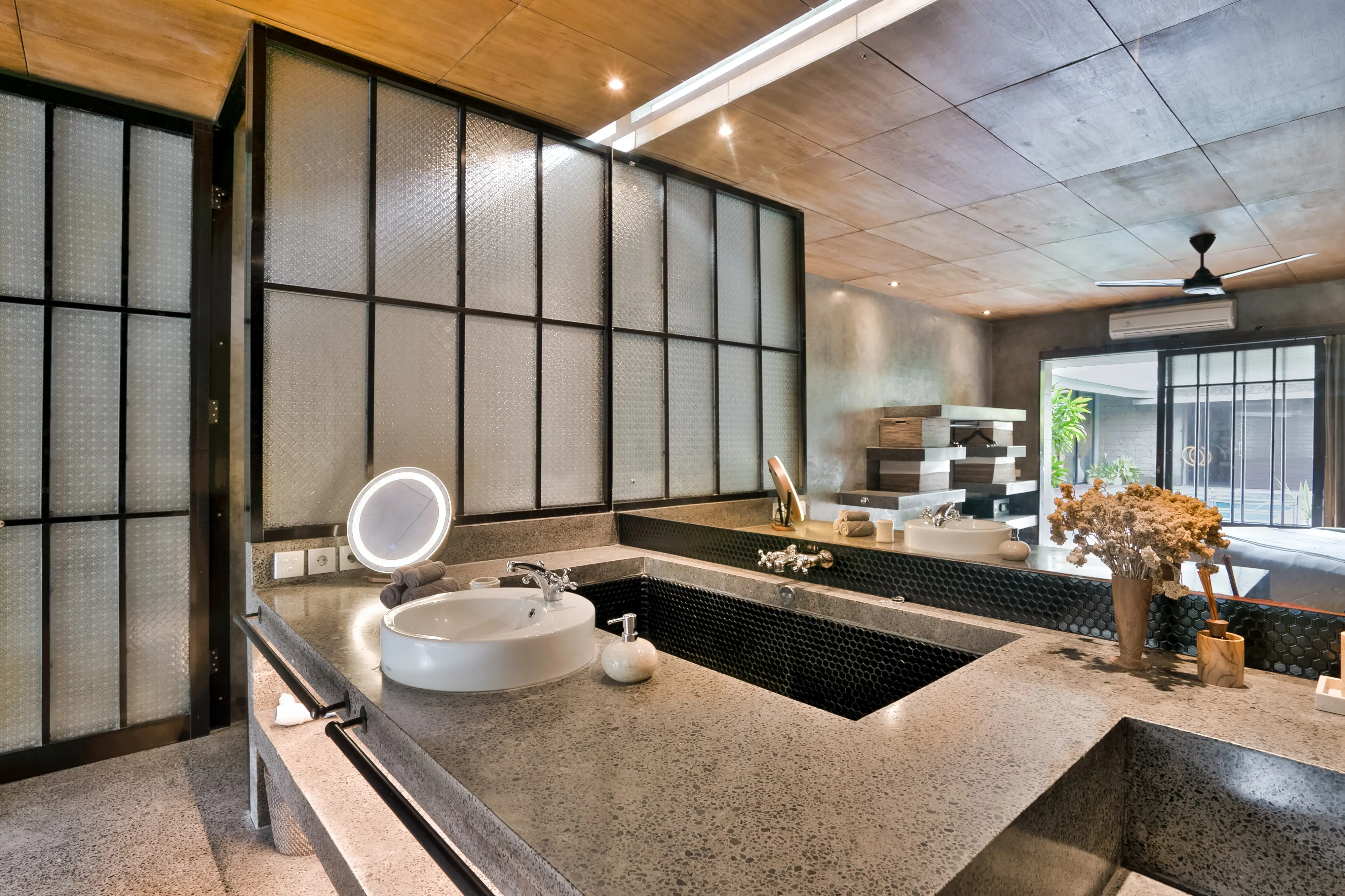 Villa 380m² in Indonesia, Canggu. Priced at 1421712$ rent photo-4