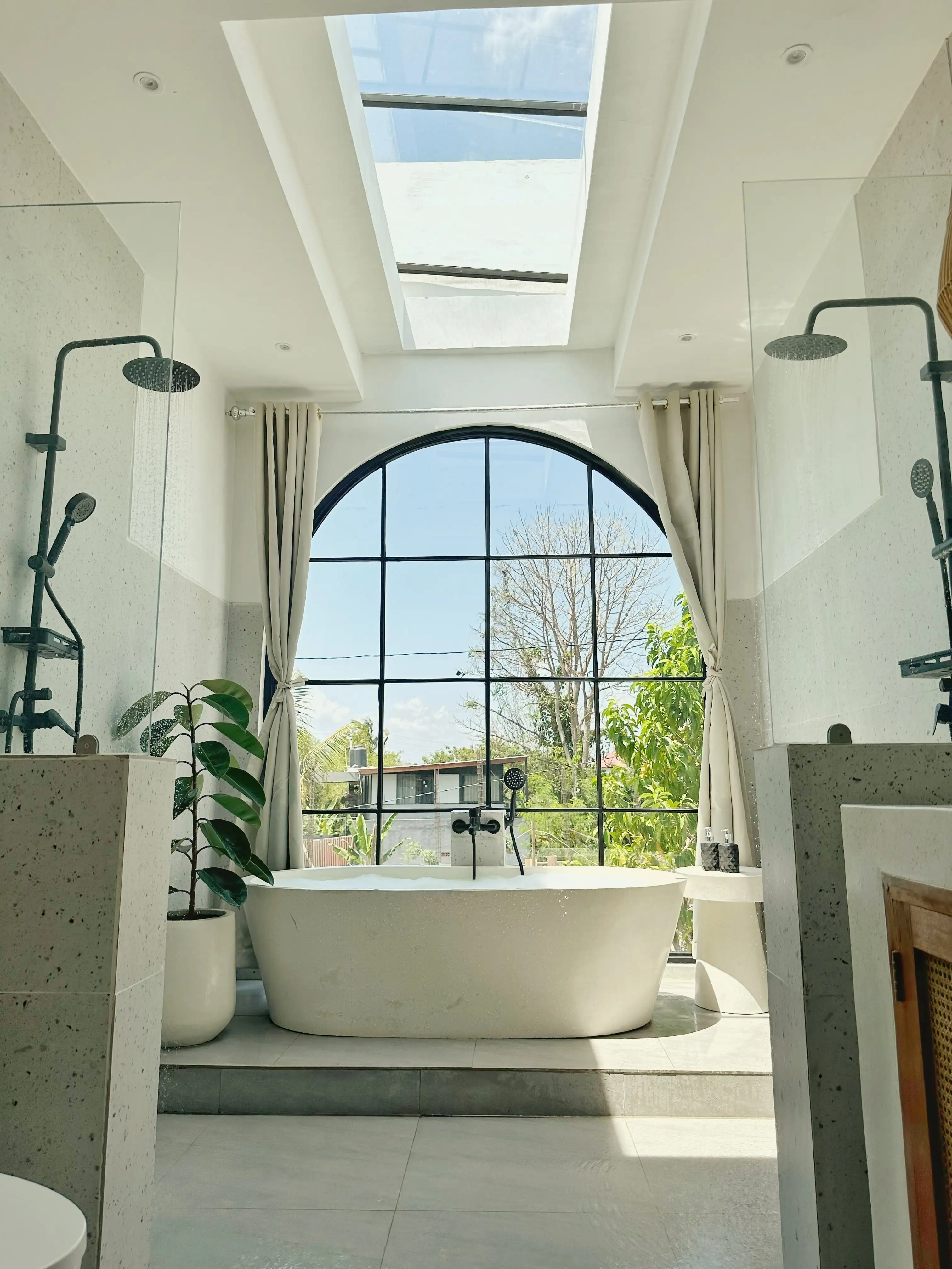 Villa 190m² in Indonesia, Canggu. Priced at 290805$ rent photo-5