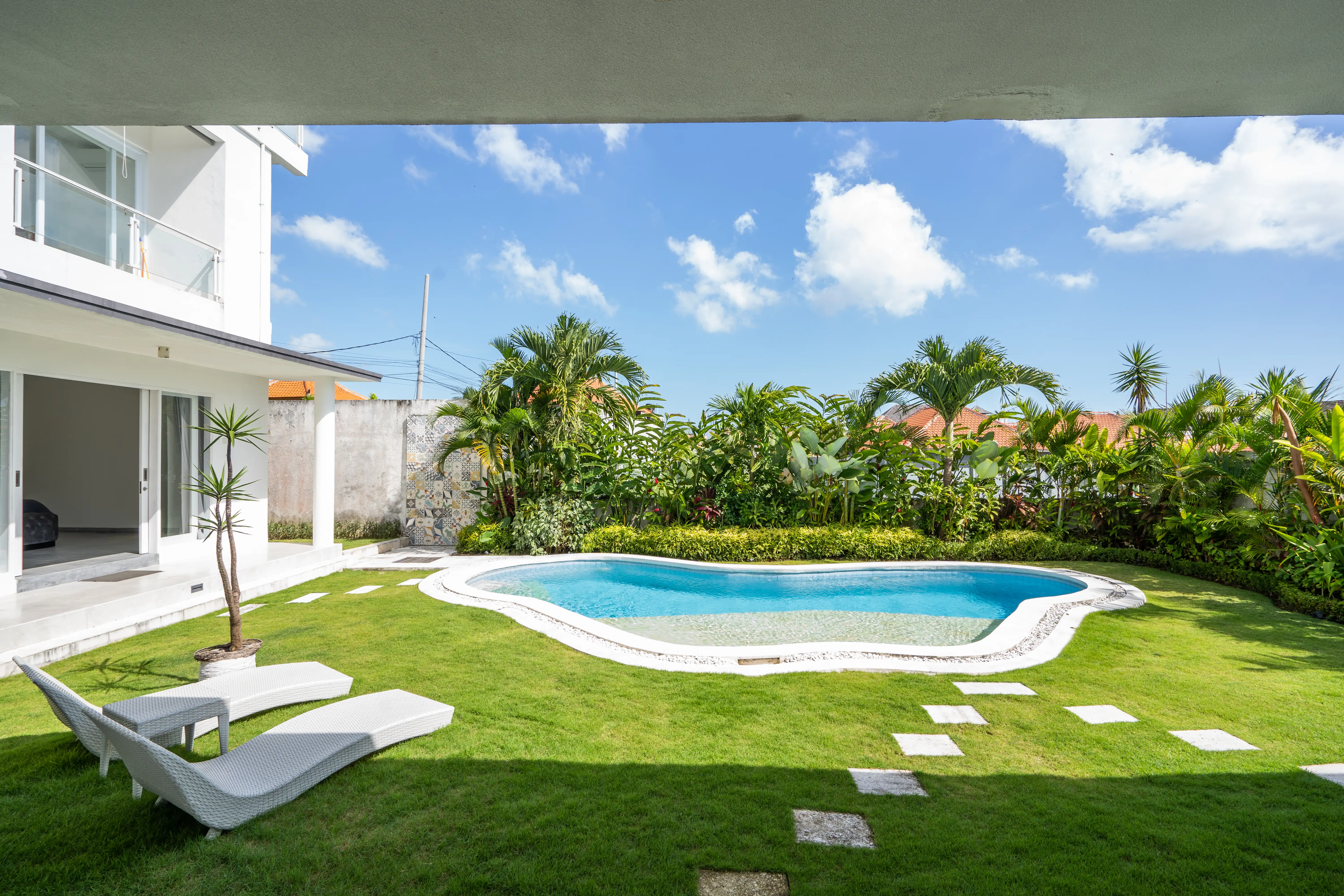 Villa 400m² in Indonesia, Canggu. Priced at 586400$ rent photo-13