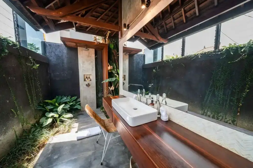 Villa 250m² in Indonesia, Canggu. Priced at 850000$ rent photo-22