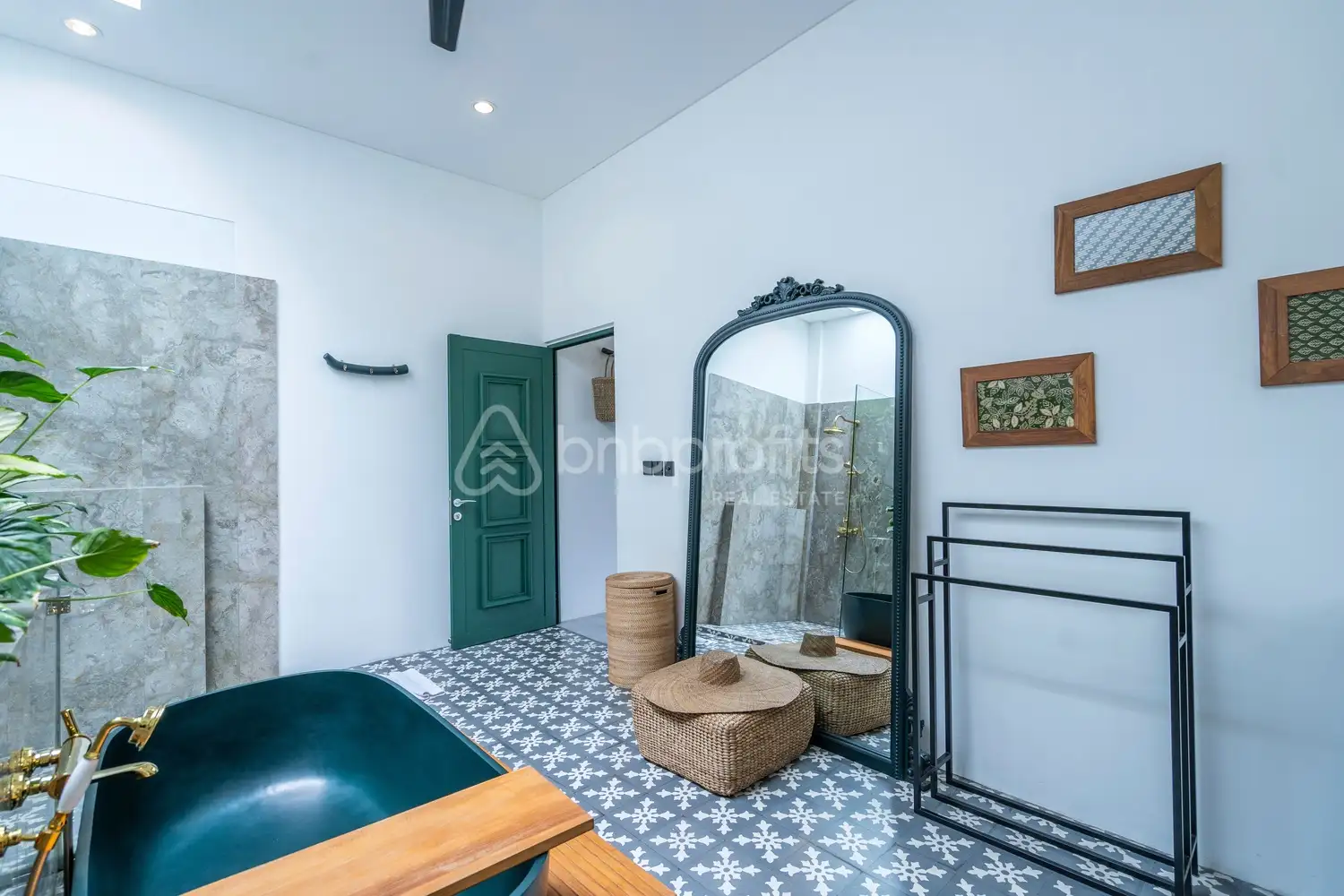 Villa 307m² in Indonesia, Canggu. Priced at 690000$ rent photo-13
