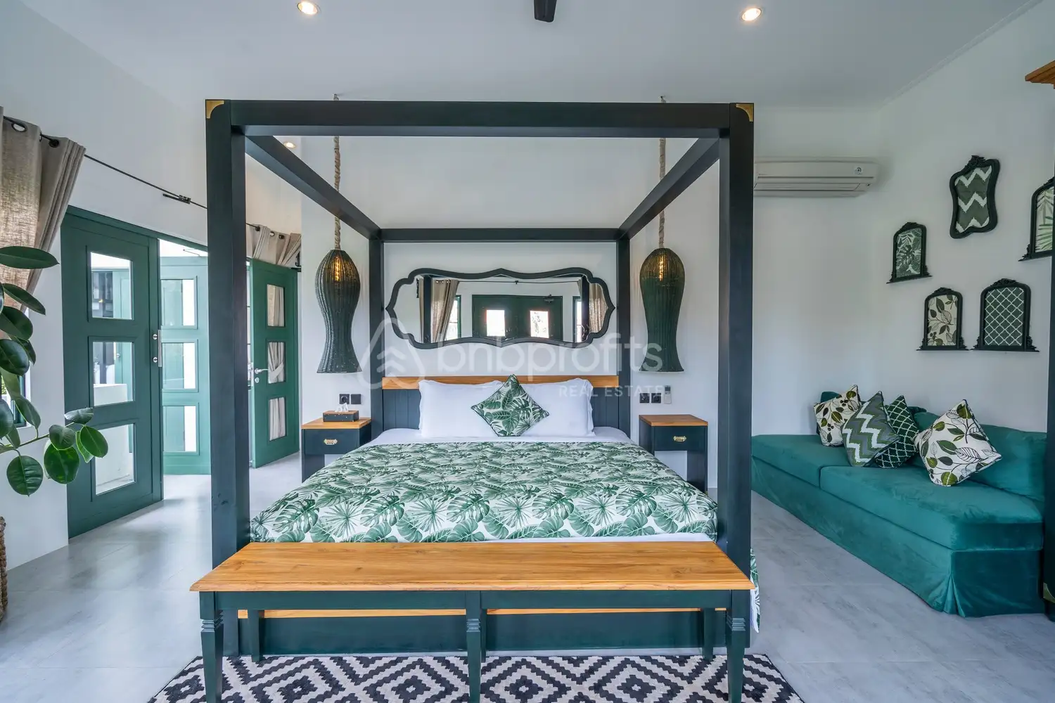Villa 307m² in Indonesia, Canggu. Priced at 690000$ rent photo-16