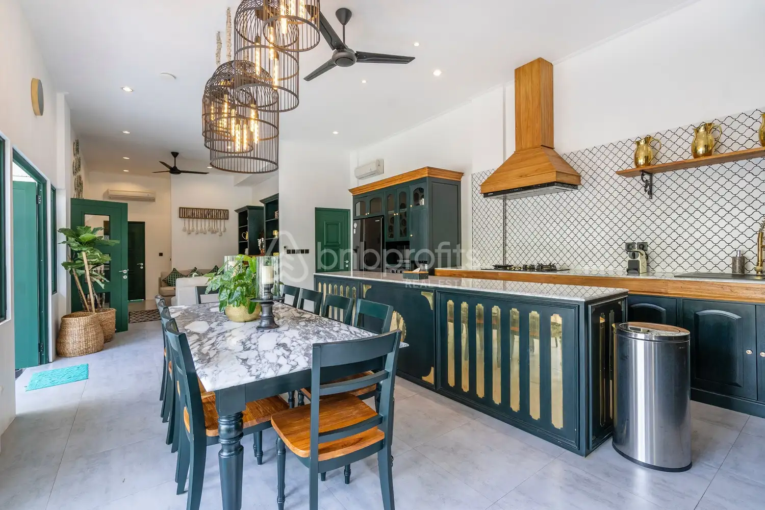 Villa 307m² in Indonesia, Canggu. Priced at 690000$ rent photo-20