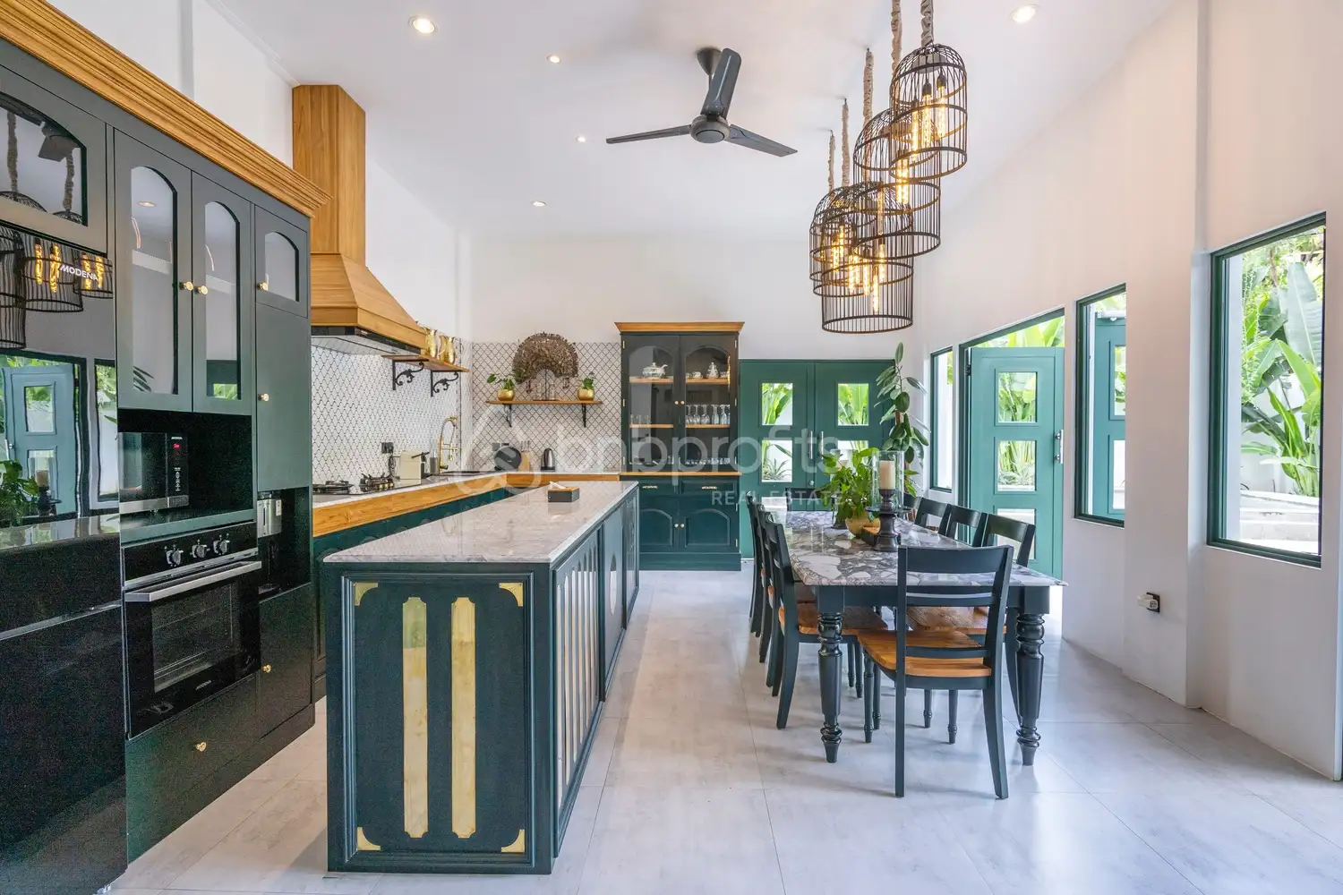 Villa 307m² in Indonesia, Canggu. Priced at 690000$ rent photo-21