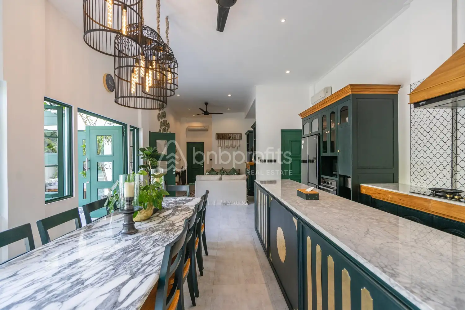 Villa 307m² in Indonesia, Canggu. Priced at 690000$ rent photo-25