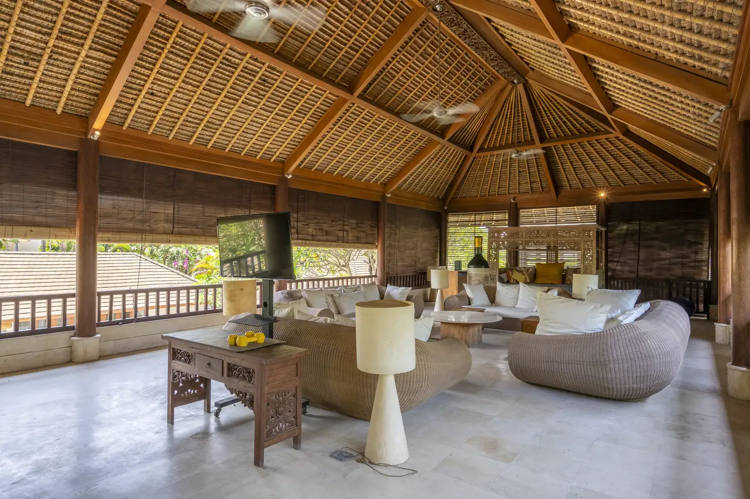Villa 459m² in Indonesia, Seminyak. Priced at 1300000$ rent photo-2