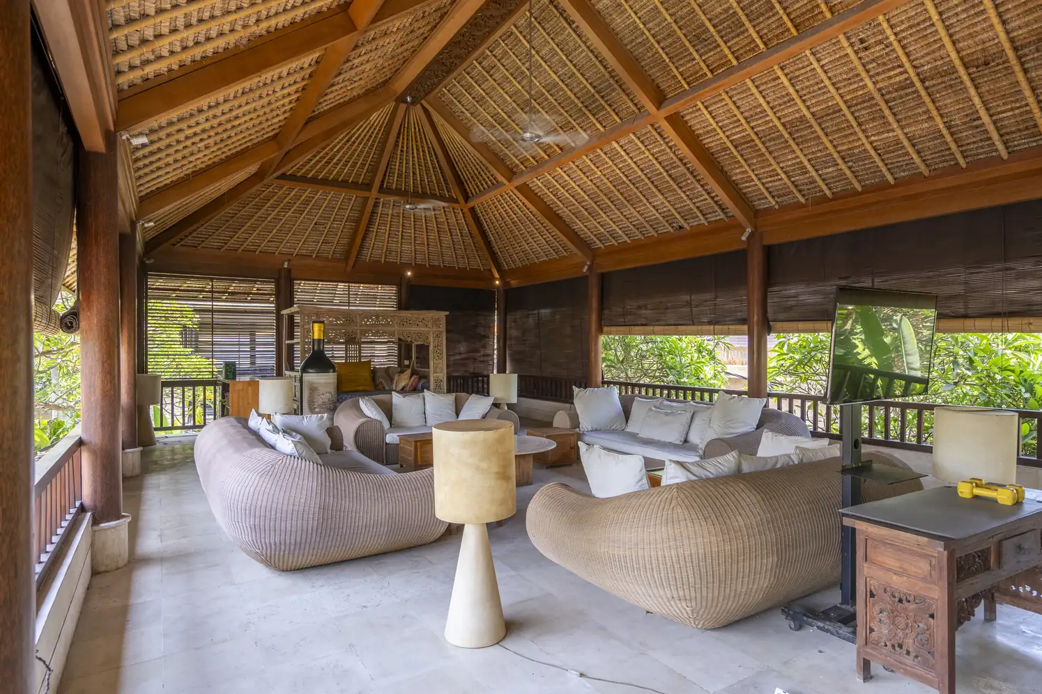 Villa 459m² in Indonesia, Seminyak. Priced at 1300000$ rent photo-3