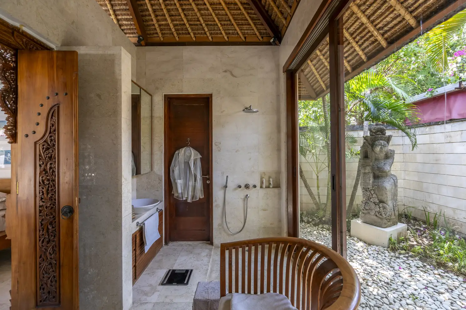 Villa 459m² in Indonesia, Seminyak. Priced at 1300000$ rent photo-4