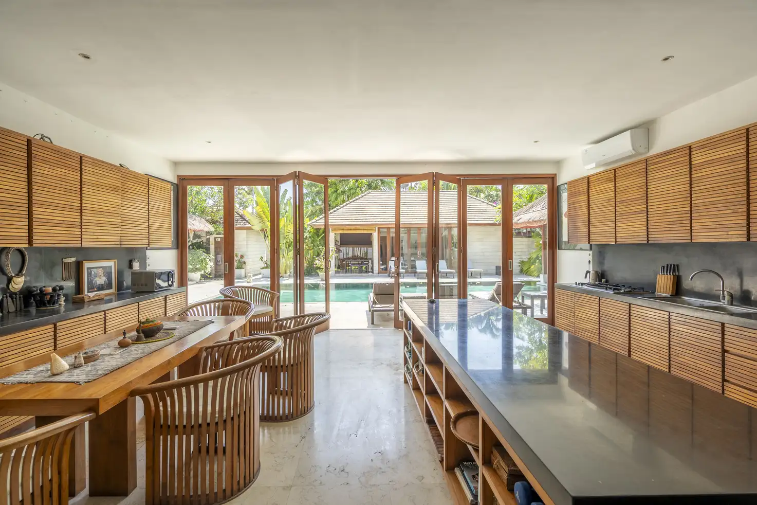 Villa 459m² in Indonesia, Seminyak. Priced at 1300000$ rent photo-19