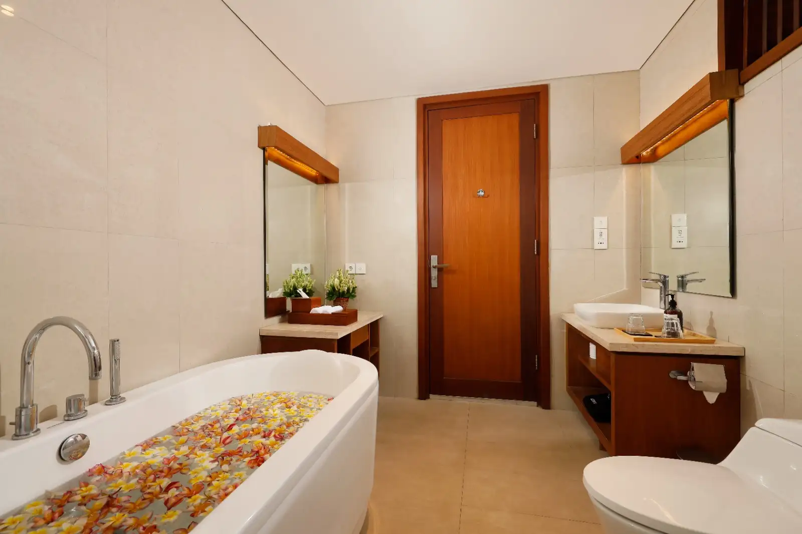 Villa 1474m² in Indonesia, Canggu. Priced at 2370000$ rent photo-6