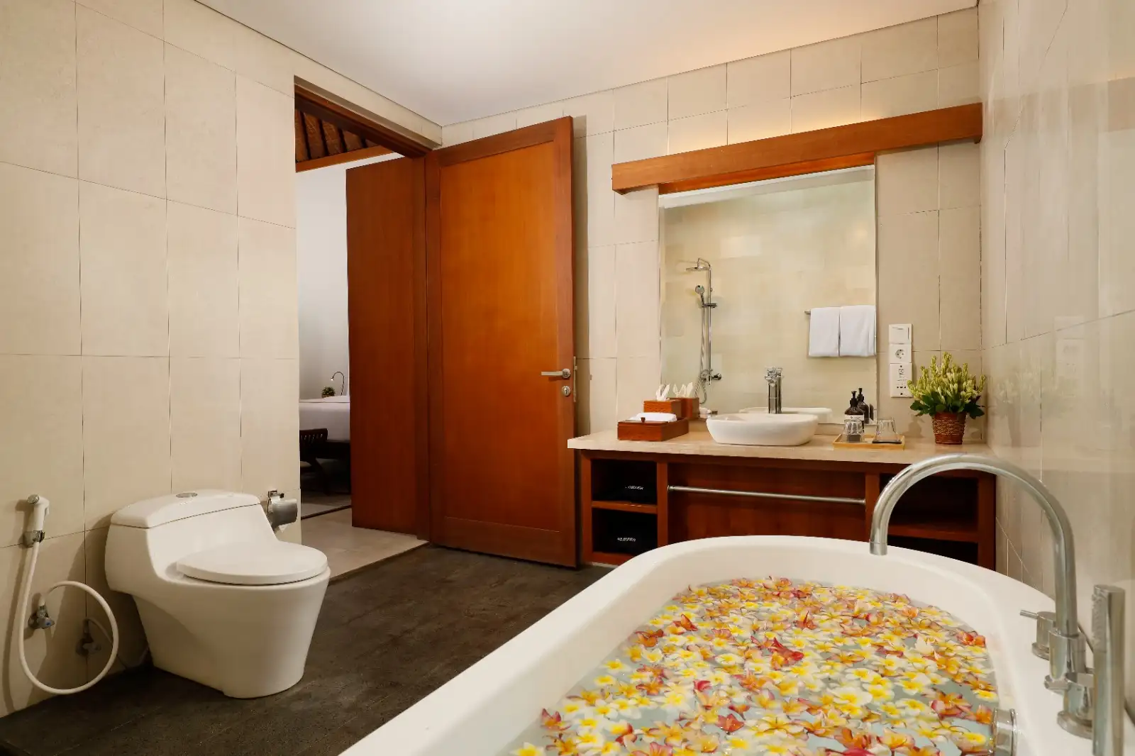 Villa 1474m² in Indonesia, Canggu. Priced at 2370000$ rent photo-11