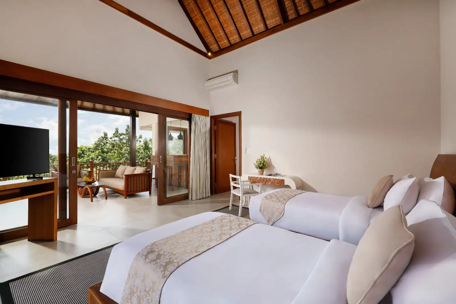 Villa 1474m² in Indonesia, Canggu. Priced at 2370000$ rent photo-14