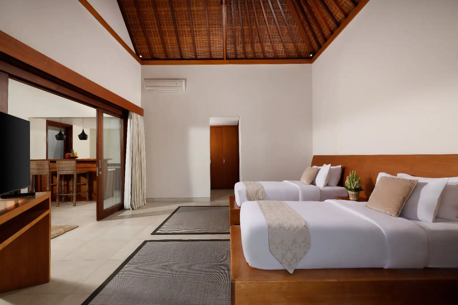 Villa 1474m² in Indonesia, Canggu. Priced at 2370000$ rent photo-15